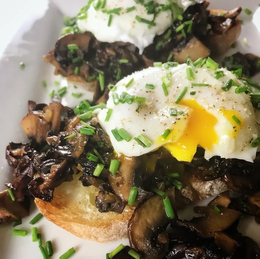 MUSHROOM TOAST (WHOLE 30, GLUTEN FREE, PALEO)