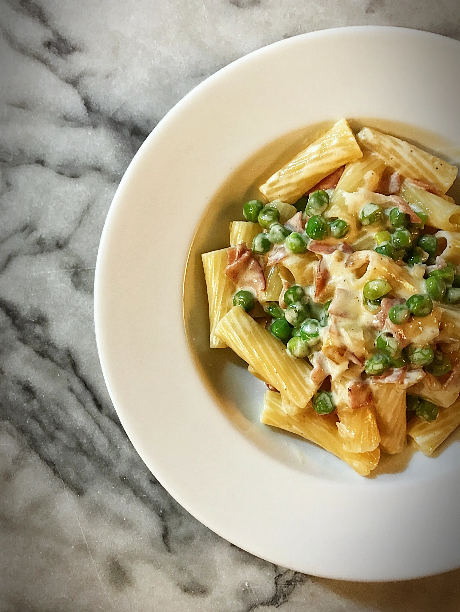 CREAMY PASTA WITH HAM & PEAS