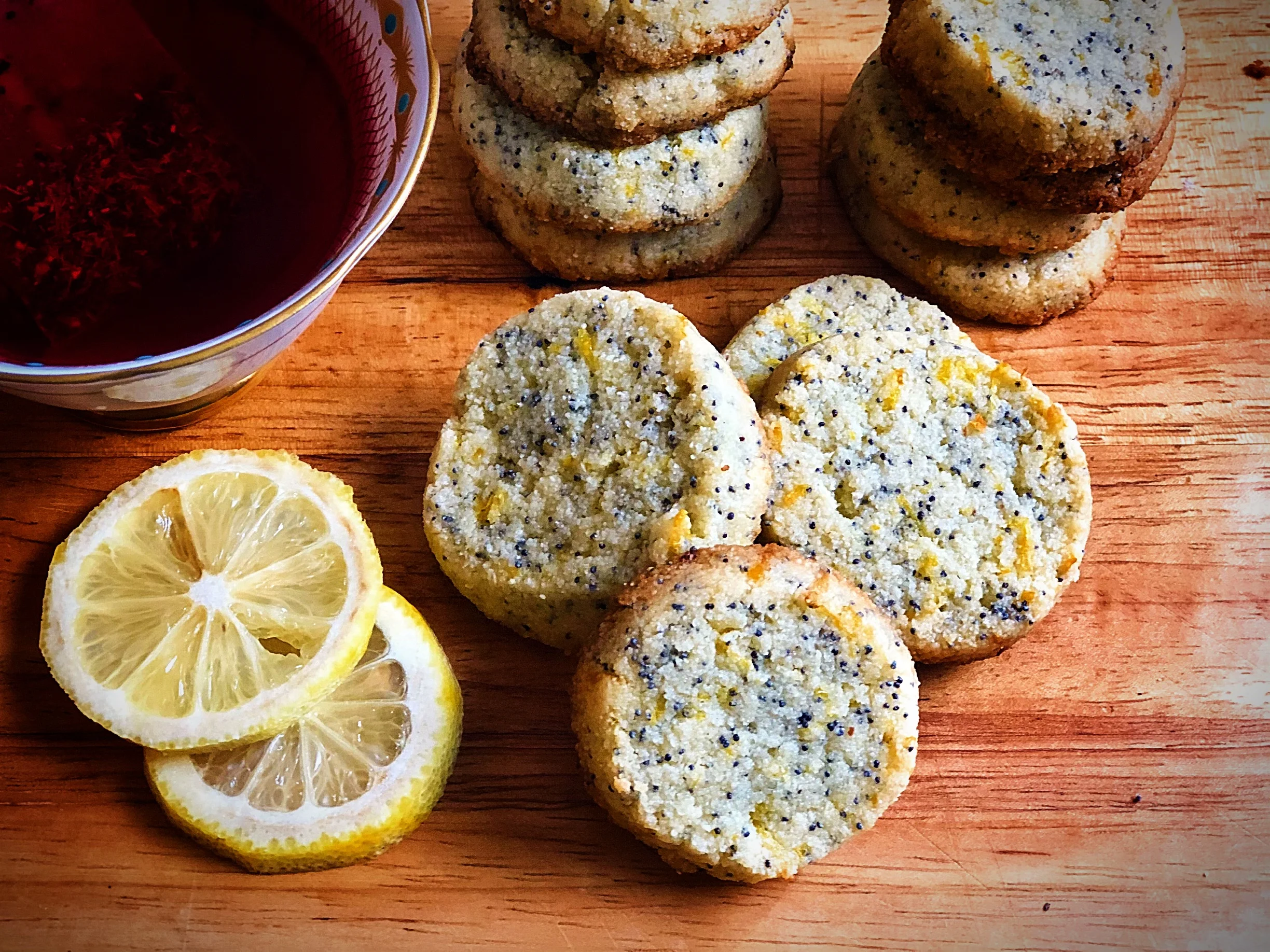KETO LEMON POPPYSEED SHORTBREAD
