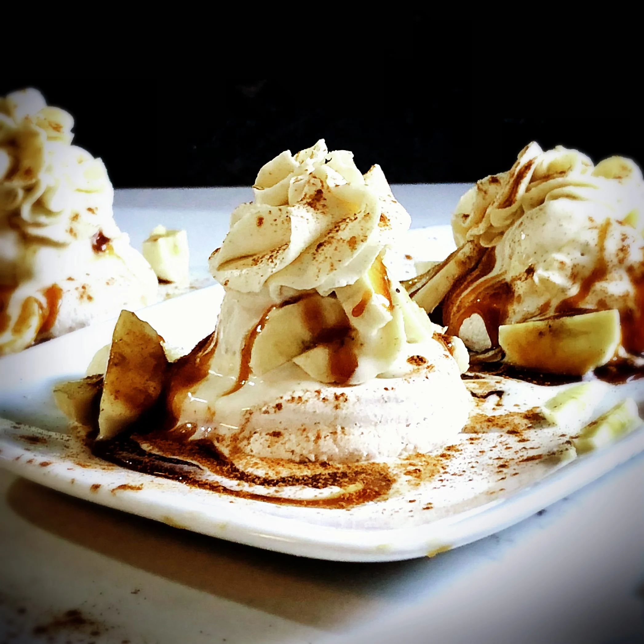 CARAMEL & SPICE PAVLOVA