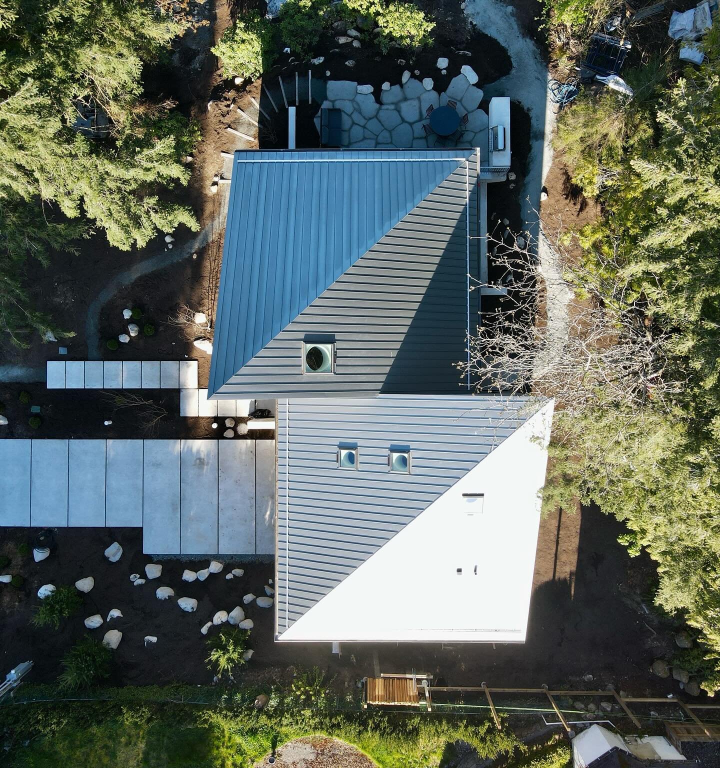 What grabs you first, on this @leckiestudio design we just finished, is the roof. Take a hip roof, slice it in half and hit frappe in the blender! 🙃

[3/3]
