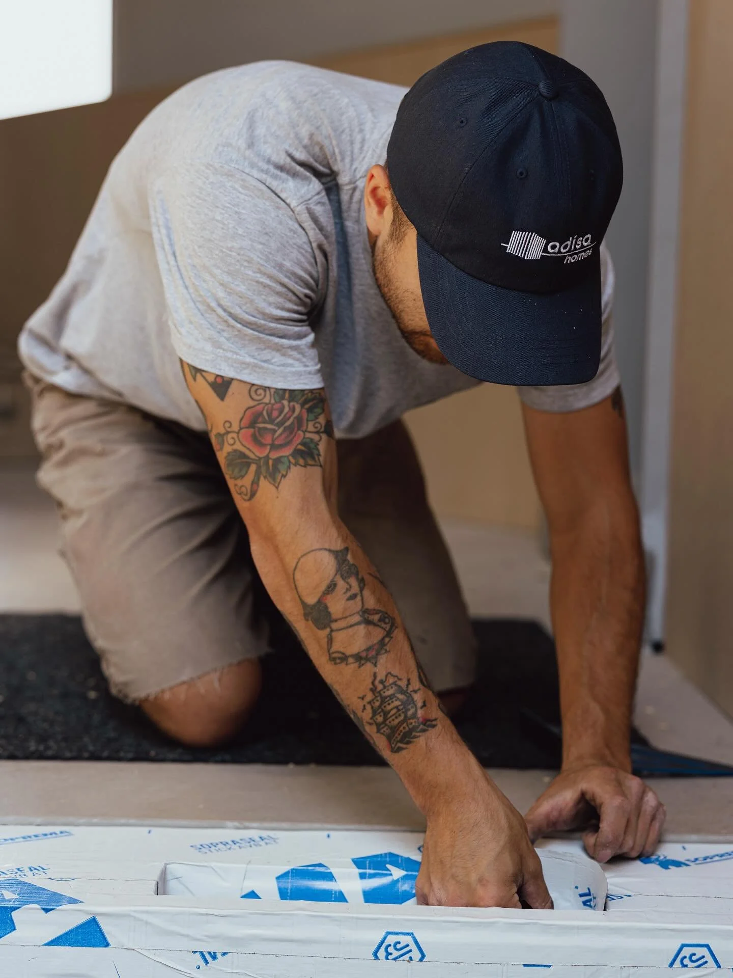 Don&rsquo;t keep the secrets to yourself. Passing the torch to your team should be the objective to your success. Sharing is, as they say, caring. 

[1/3]
@dalinphoto