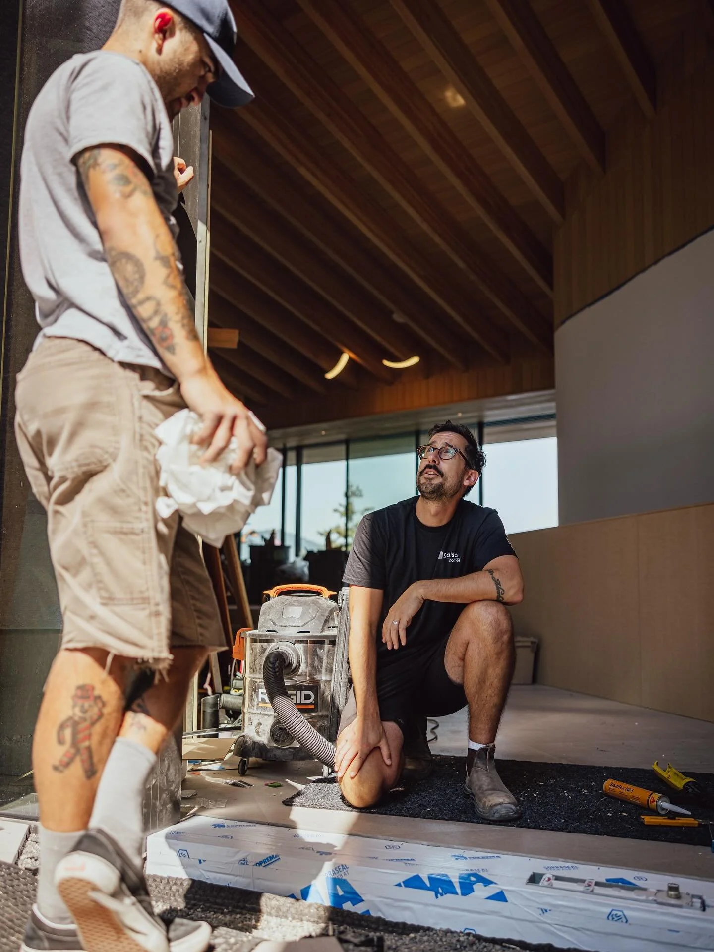 Don&rsquo;t keep the secrets to yourself. Passing the torch to your team should be the objective to your success. Sharing is, as they say, caring. 

[2/3]
@dalinphoto