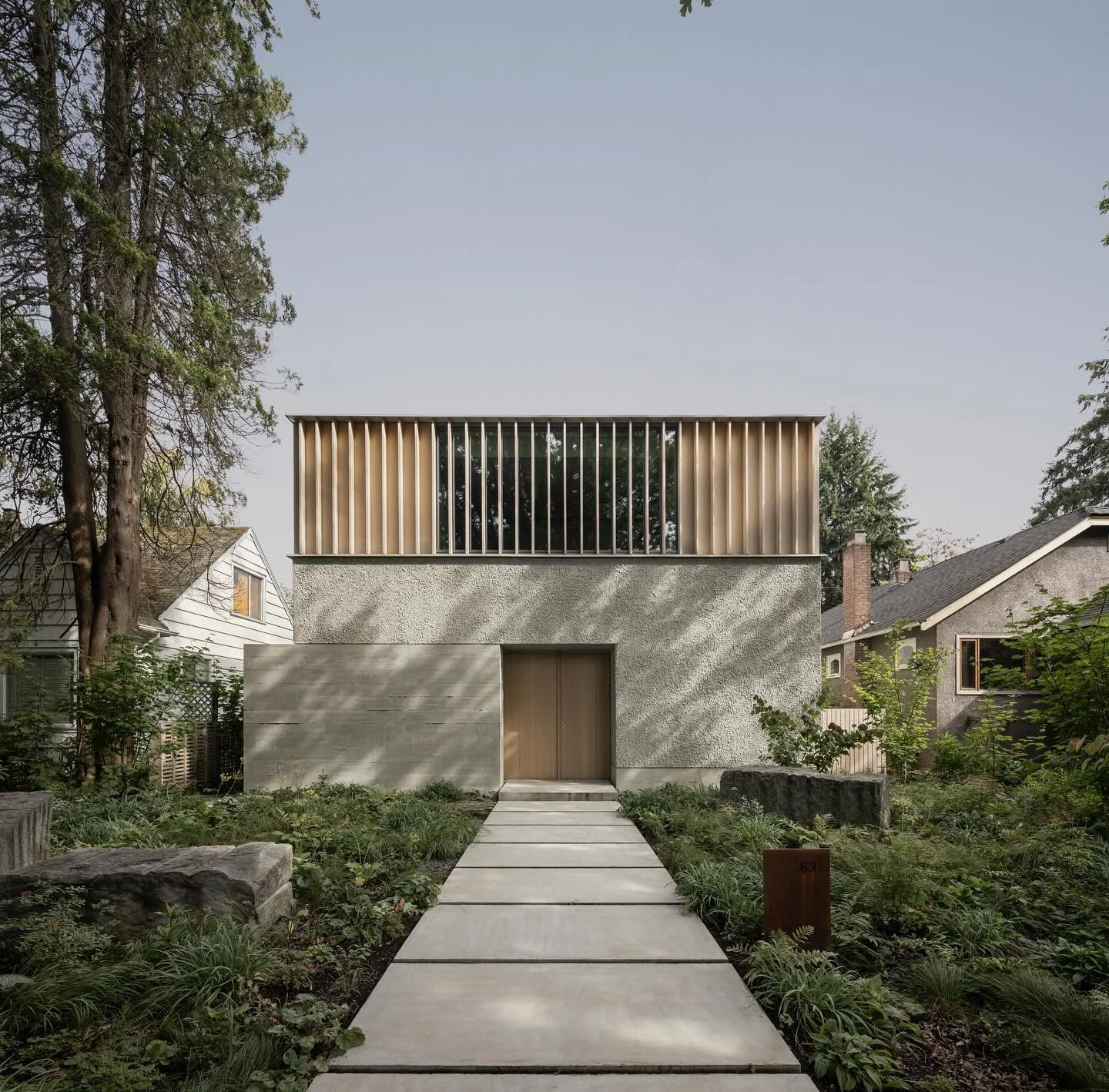 The Lantern House doesn&rsquo;t reveal itself fully to the passing glance. The textural richness and creative design elements continue to present themselves with every new room you enter. 
Enjoy another peek at this one-of-a-kind home. 

Architect @l