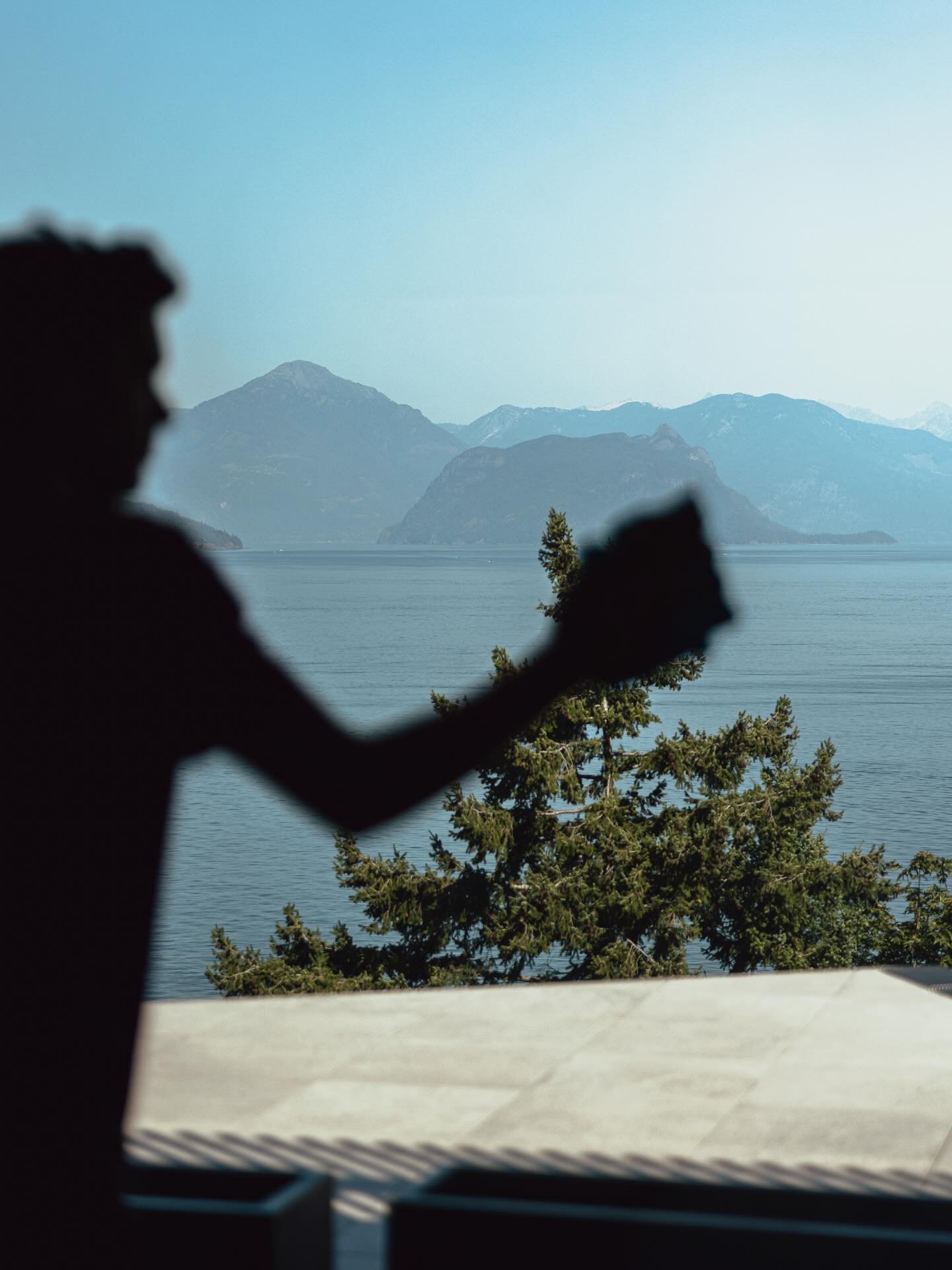 The views at the Sewelo project are the gift that keep giving!  So close to complete on this epic home. Architecture by @battersbyhowat

📸 @dalinphoto
[2/3]