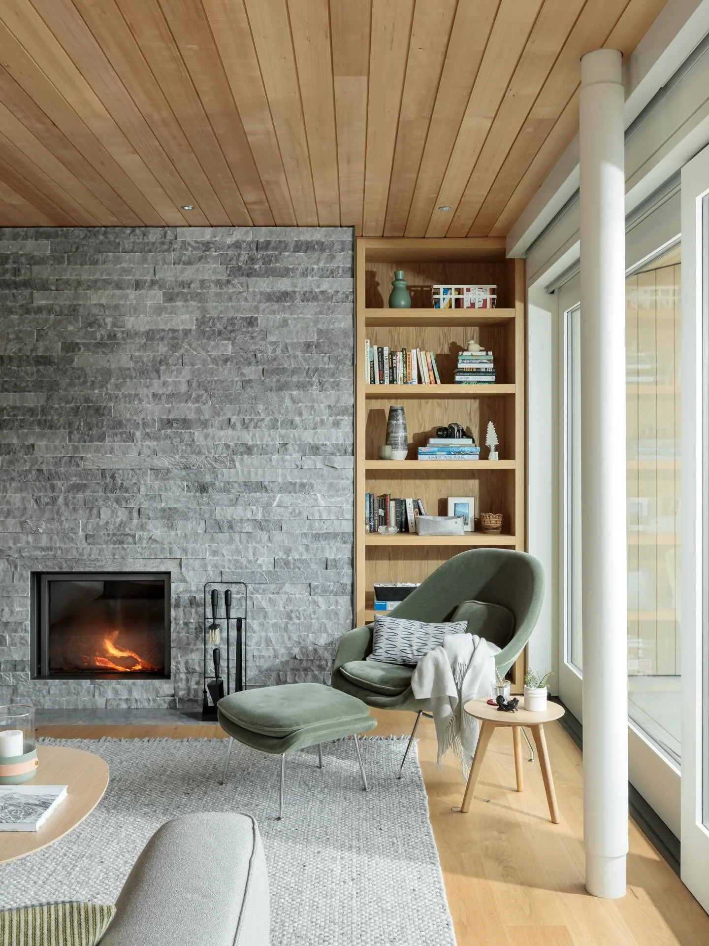 Happy holidays everybody!  Go get yourself some rest and relaxation.  But not in this house, it&rsquo;s already spoken for! 
🎄 ☃️ 
The Ambassador
#builtbyadisa 
Architecture @battersbyhowat
📸 @emaphotographi
[3/3]