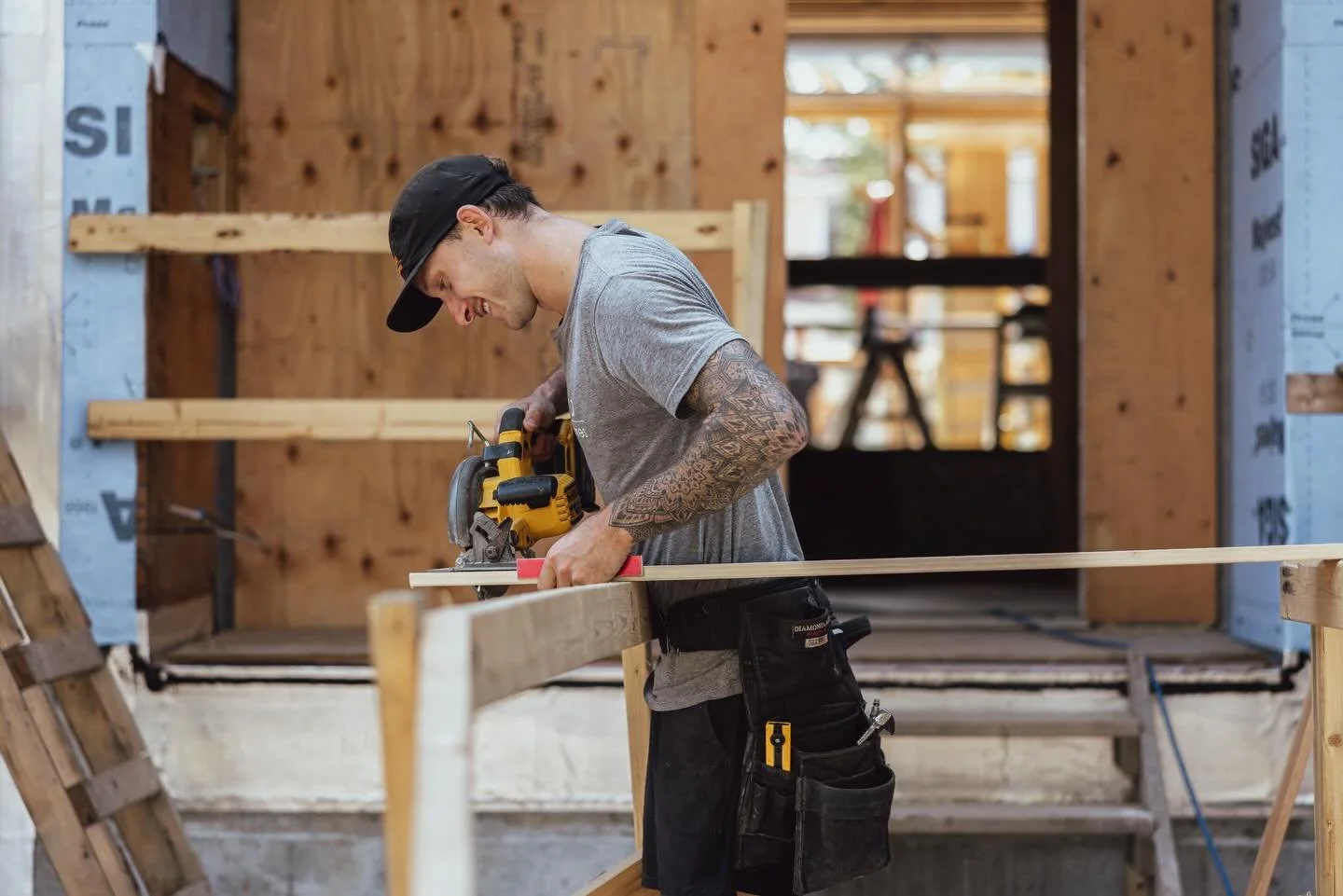 Site Foreman Sammy B is dialling in the details. He&rsquo;s also looking forward to sunshine and more short sleeve days!

📸 @dalinphoto
[3/3]