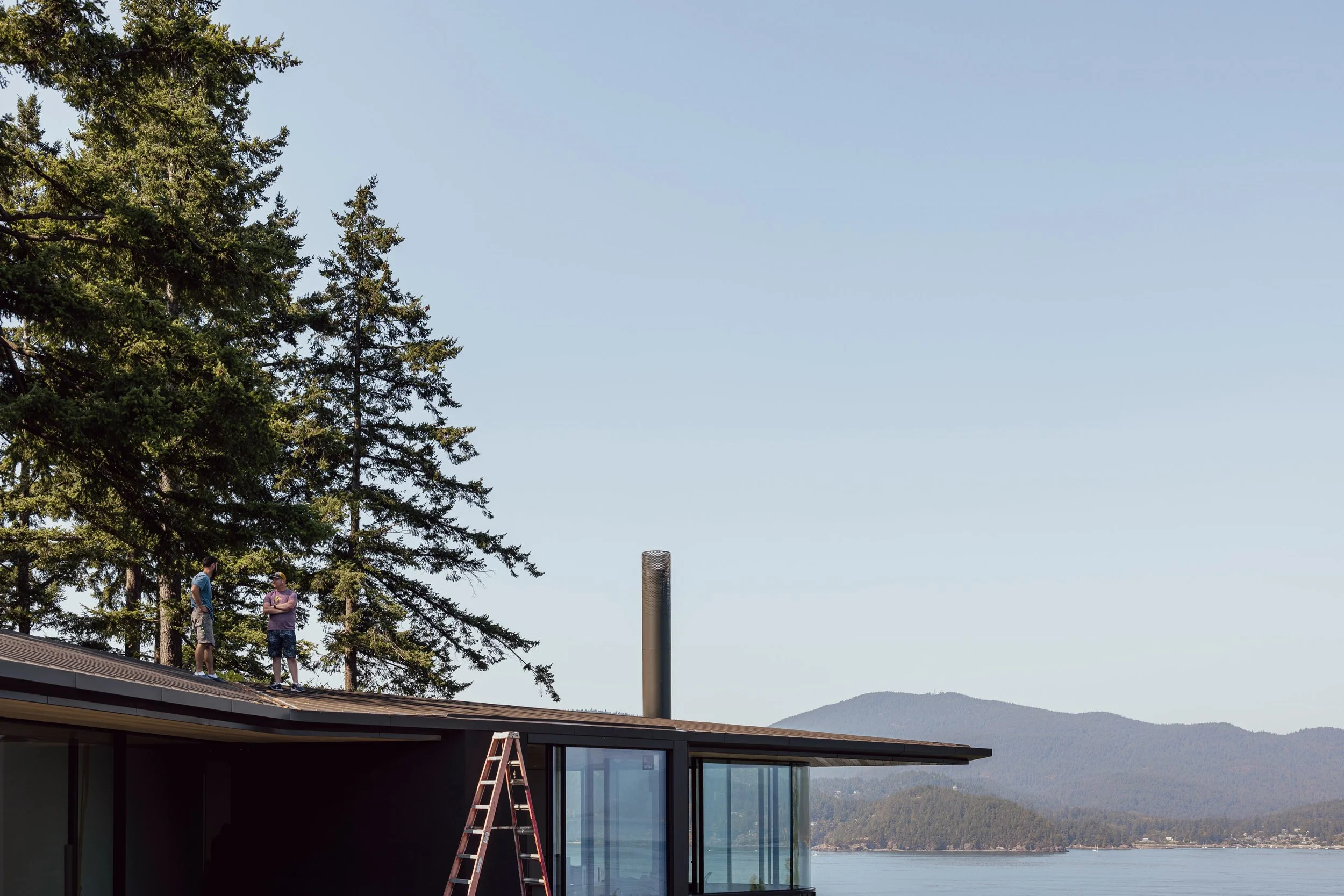 This tip of the cantilevered hip roof was the most fun thing to build and watch unfold! 
Just a sneak peek right now.

Architect @battersbyhowat
Structural @whmengineers
Progress photos @dalinphoto
[3/3]