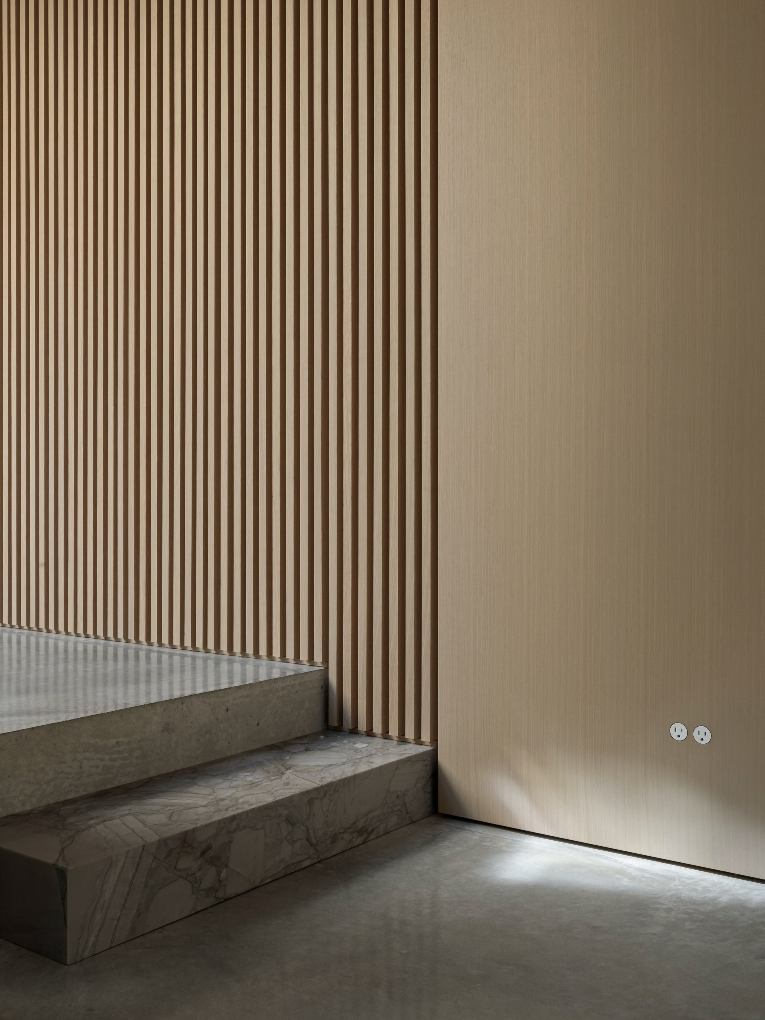 The timeless materiality of the Courtyard House 😍
This home was our first collaboration with @leckiestudio and the beginning of a wonderful working relationship. 

Photos by @emaphotographi
[2/3]