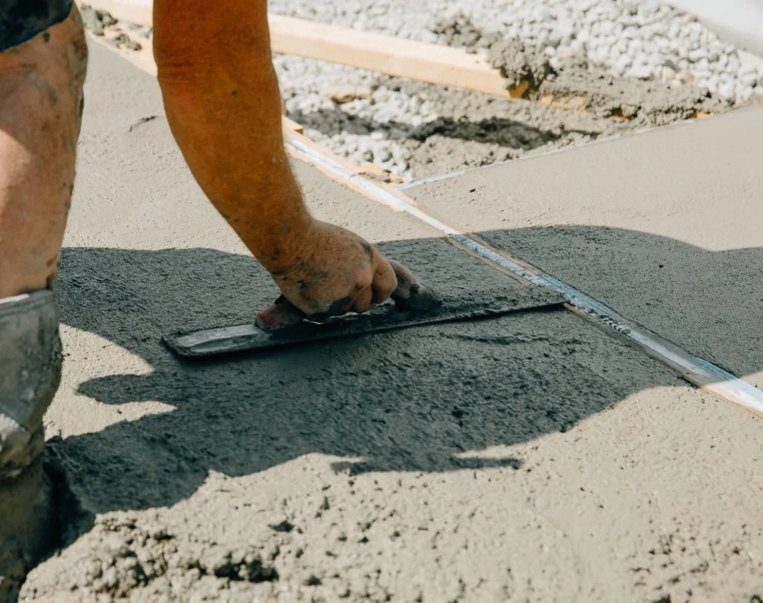 There&rsquo;s no foolin&rsquo; when that concrete is setting. Shout out to the very best in the biz @rainbowconcrete1988 for making those slabs buttery perfection 👌🏻 every time!

[1/3]
📸 @dalinphoto