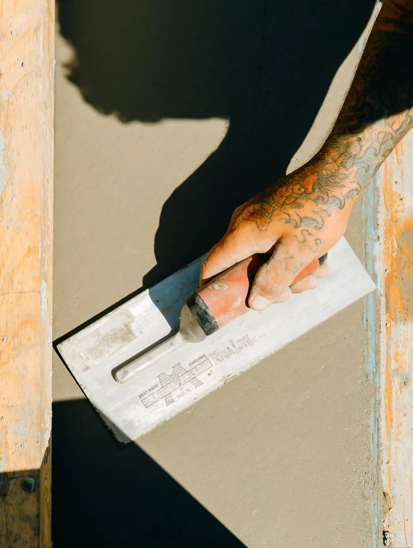 There&rsquo;s no foolin&rsquo; when that concrete is setting. Shout out to the very best in the biz @rainbowconcrete1988 for making those slabs buttery perfection 👌🏻 every time!

[2/3]
📸 @dalinphoto