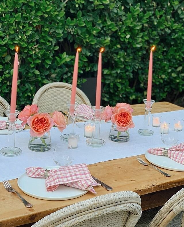 Refreshing our table with all things @heathertaylorhome 🕯️🍽️🌸 #alwaysaucourant 📷: @heathertaylorhome⁠
.⁠
.⁠
.⁠
.⁠
.⁠
#aucourantlifestyle #ontheblog #labloggers #livethelittlethings #lifestyleblogger #pursuewhatislovely #bestoftheday #musthave #fl
