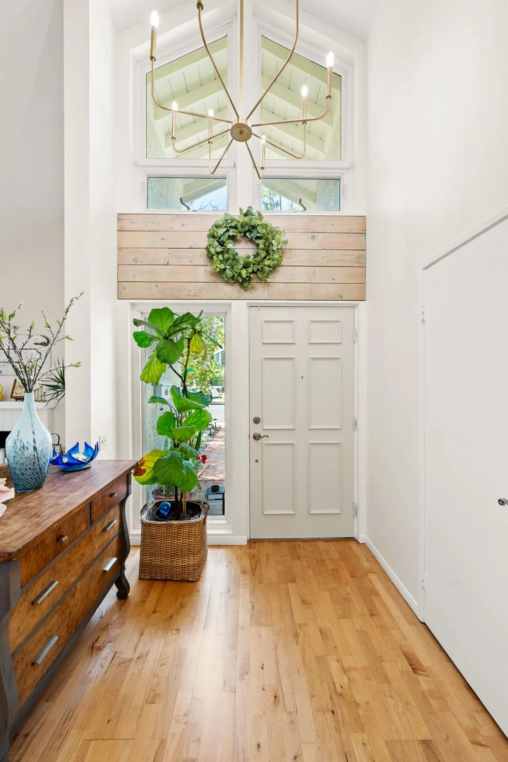 6-web-or-mls-5- Mt Ariane.jpg