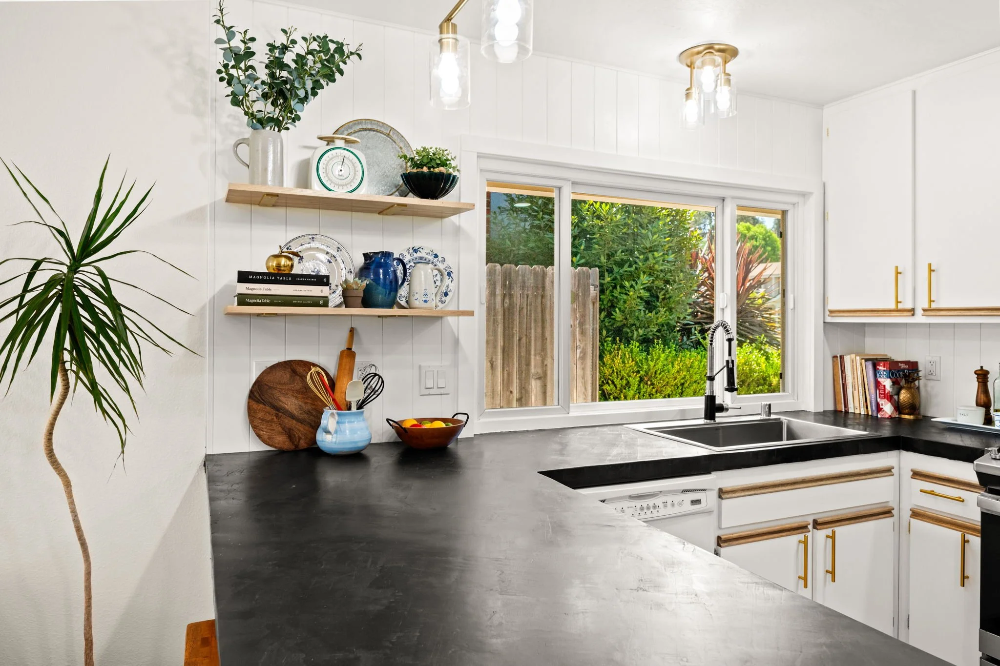 24-web-or-mls-23- Mt Ariane.jpg