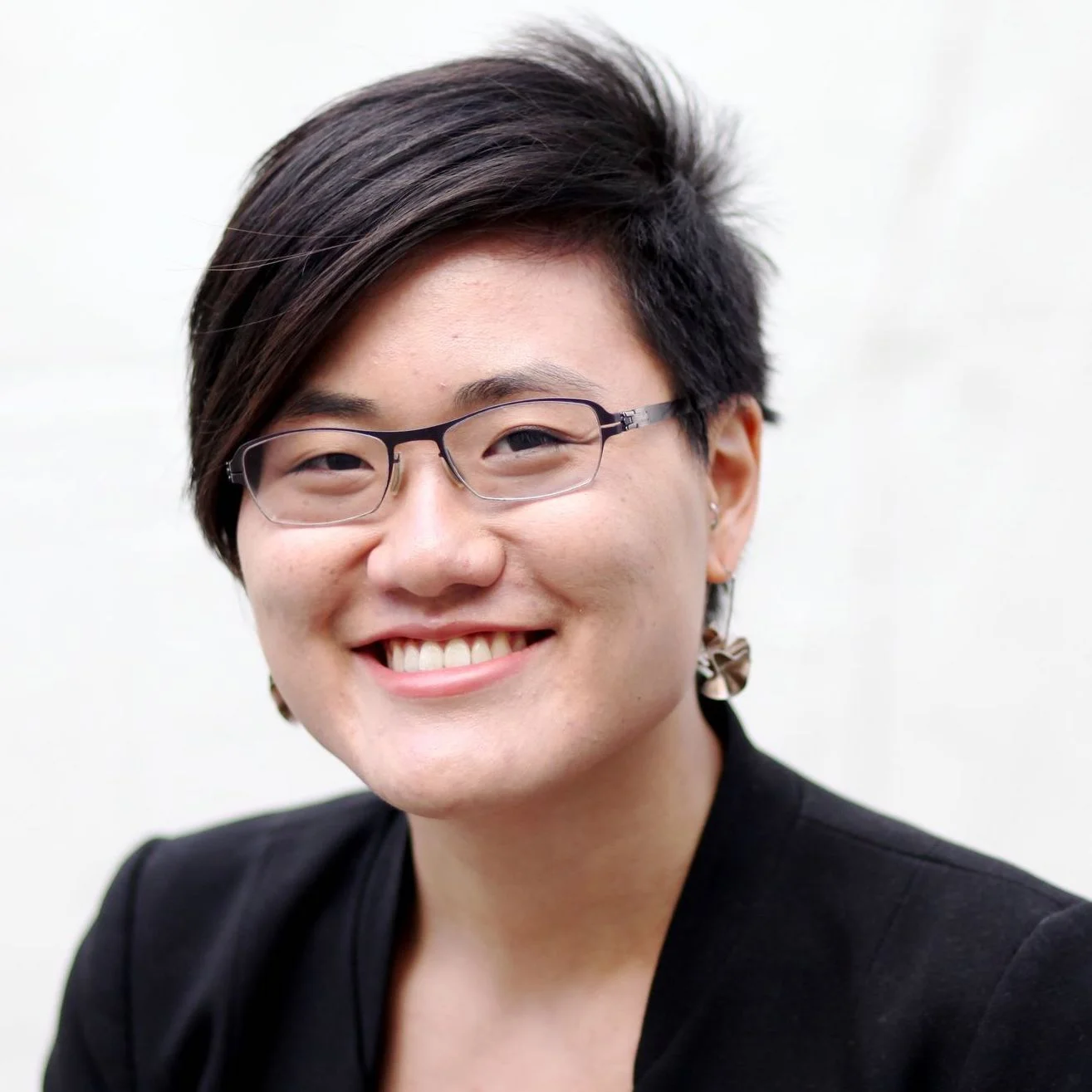 Sarah Nahm, Lever
