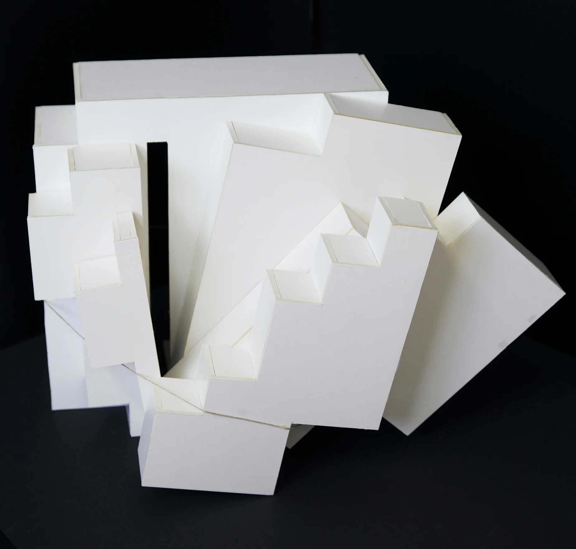 A9 skulptur i papp nr2_2 Nina Torp.jpg