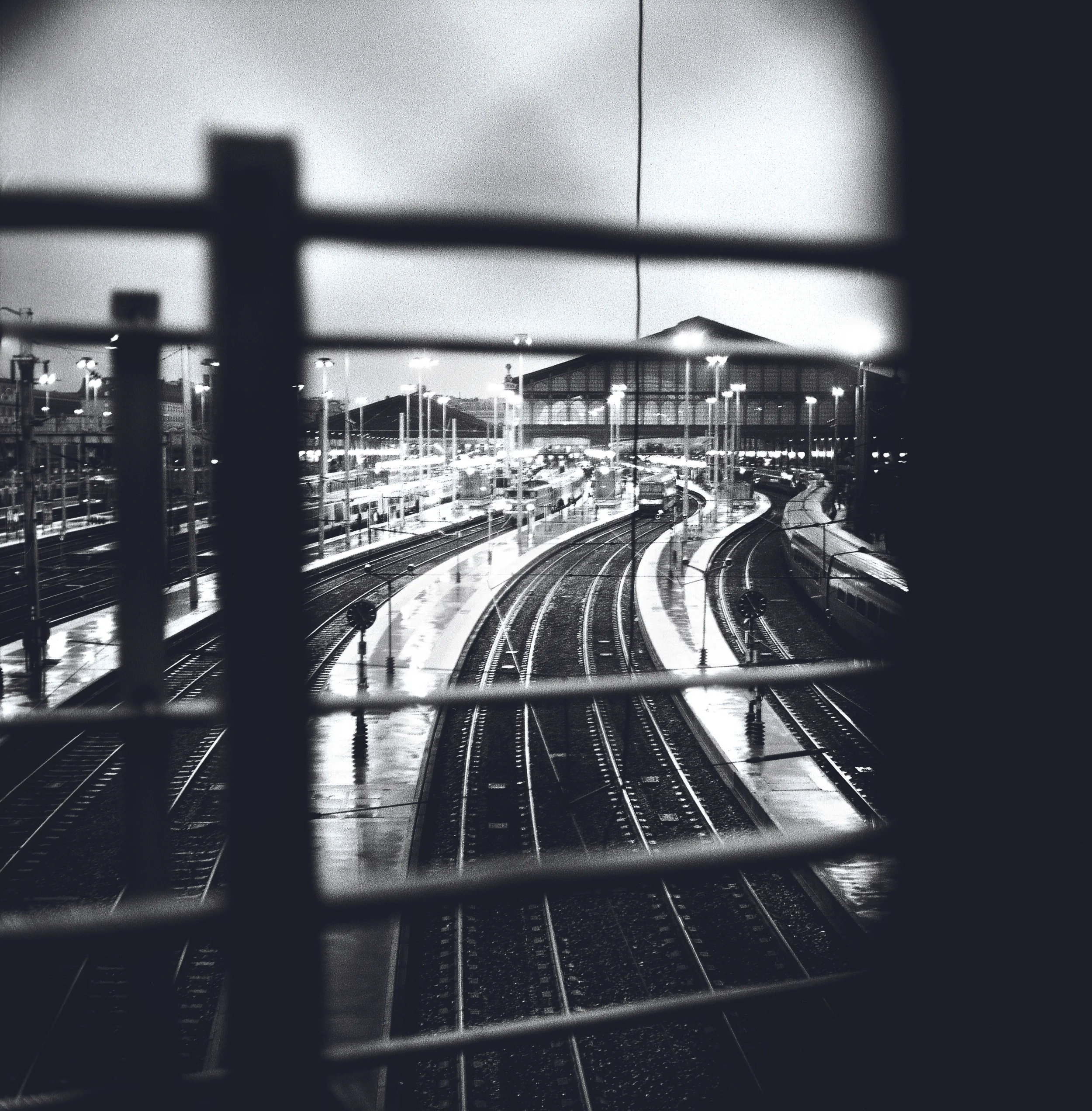 2009-106-04 R2 cc recadre A SC BP +n BLURB2 bis.jpg