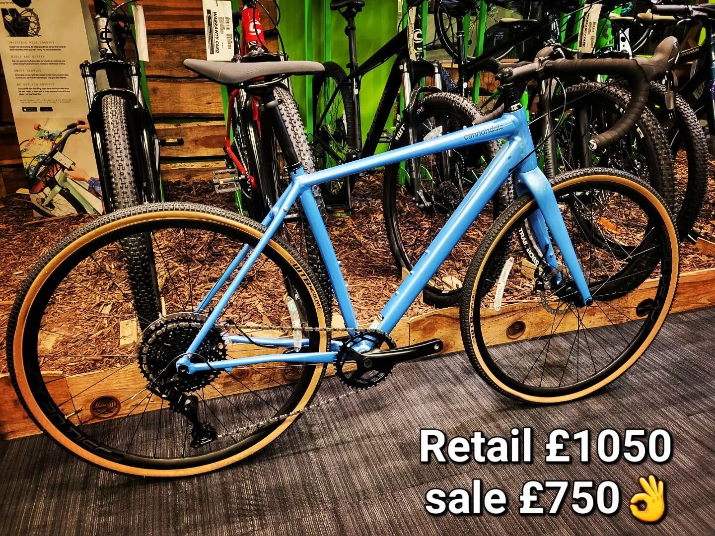 Black Friday Sale is Tomorrow 
Loads of bargains on most things 👍
A few Bike to show but  lot's more in store 👍
Help me pay my electricity Bill 
#localbikeshop #glossophighstreet #peakdistrictbikeshop #blackfriday #blackfridaysale #grababargain #bu