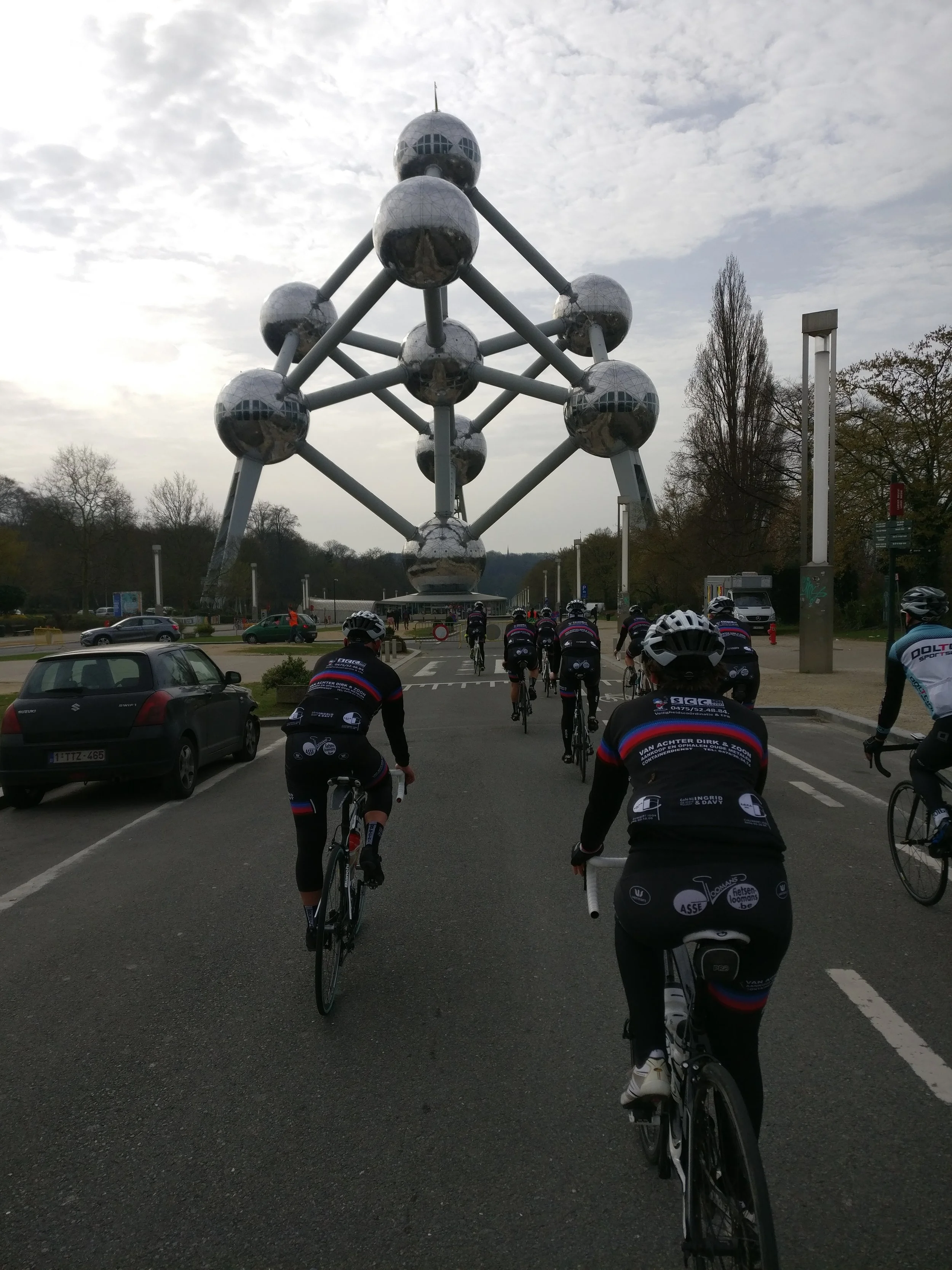 Wat begint met een “T” en telt negen bollen? ’t Atomium!
