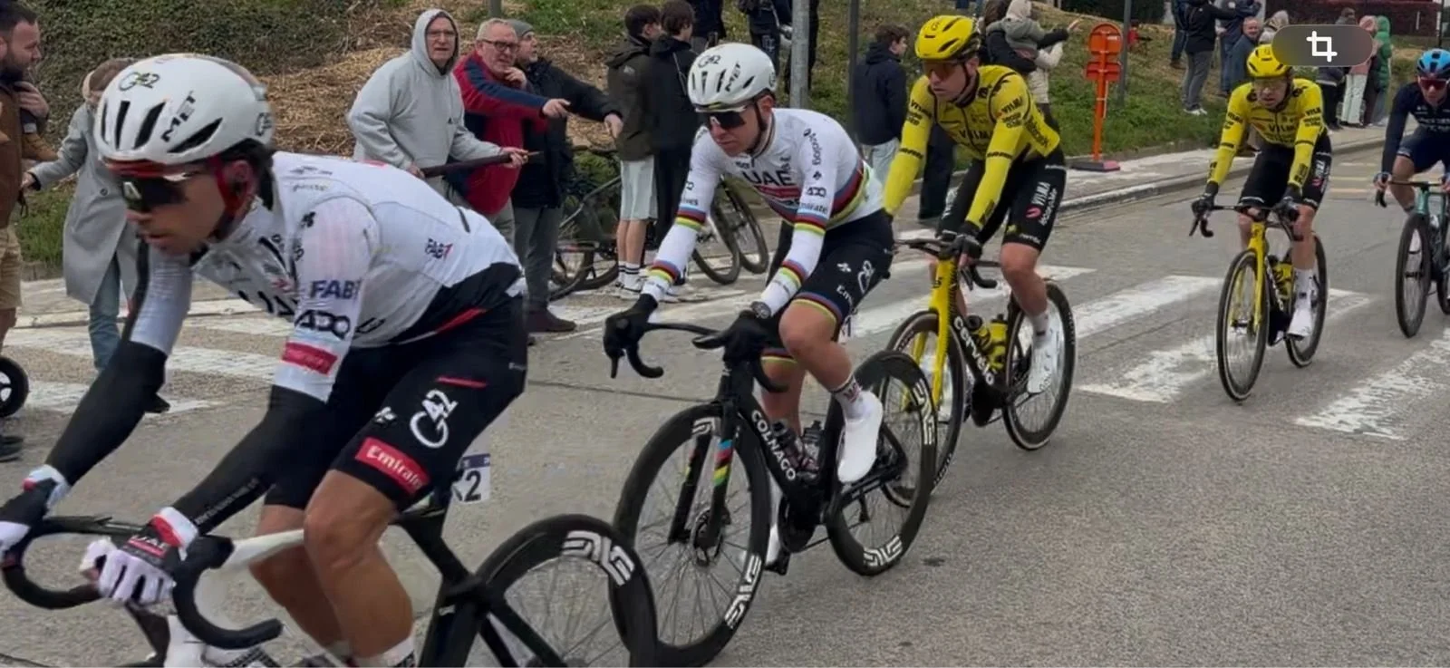 Hamburgers en chocolade eieren.