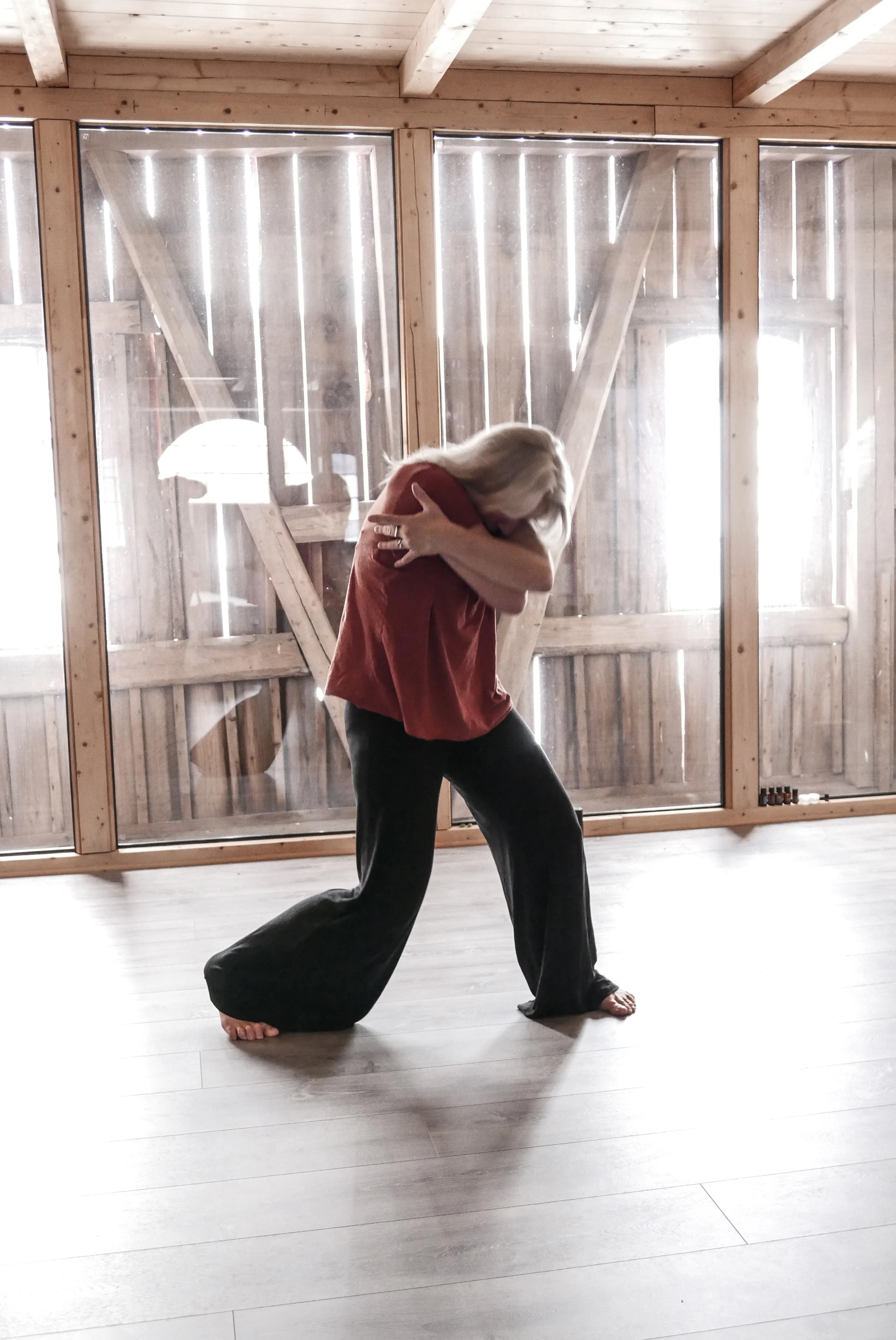 YORBA ÅPNER OPP I BRYSTPARTIET