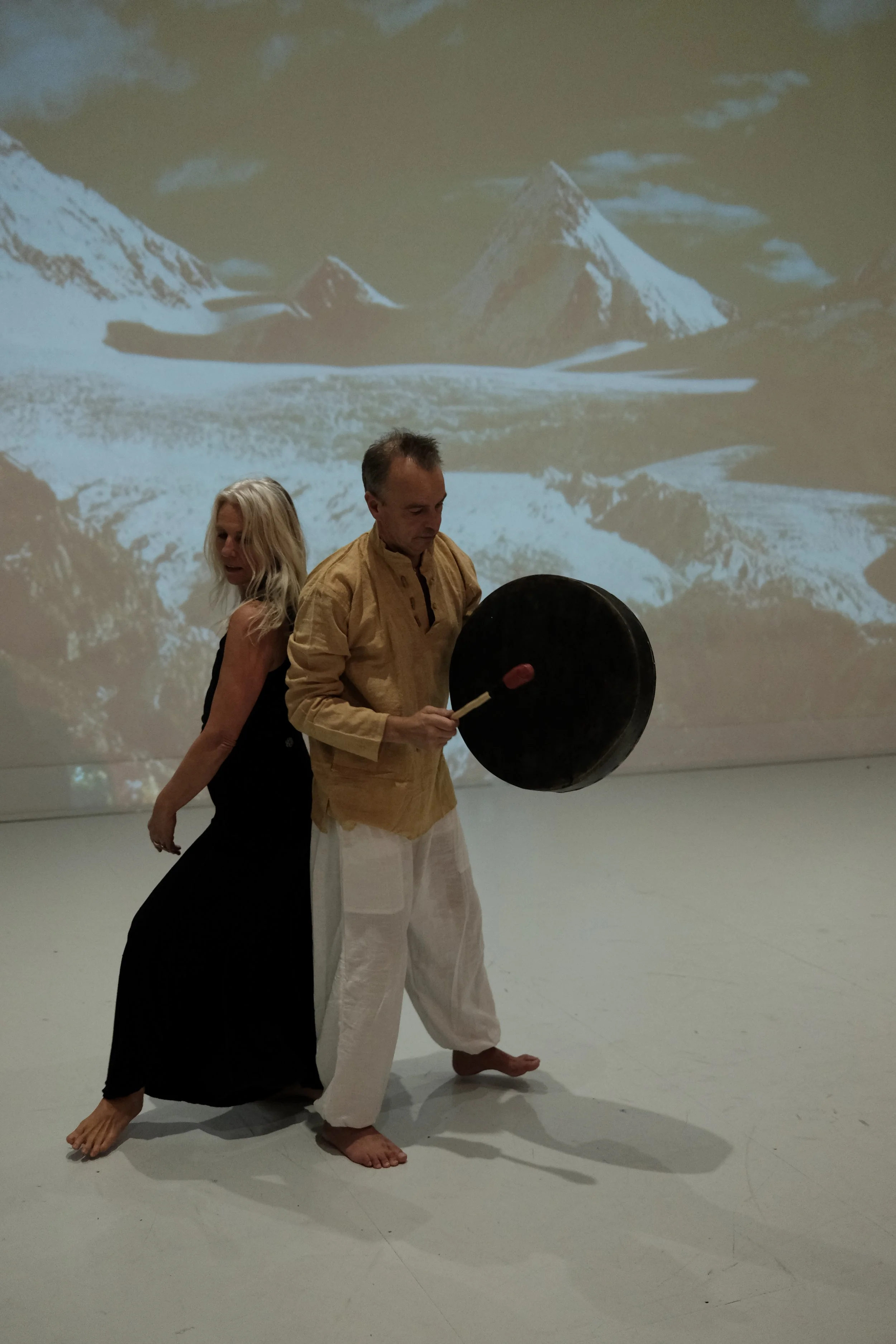 YORBA &amp; GONG bekkestua 12/2 &amp; 16/4