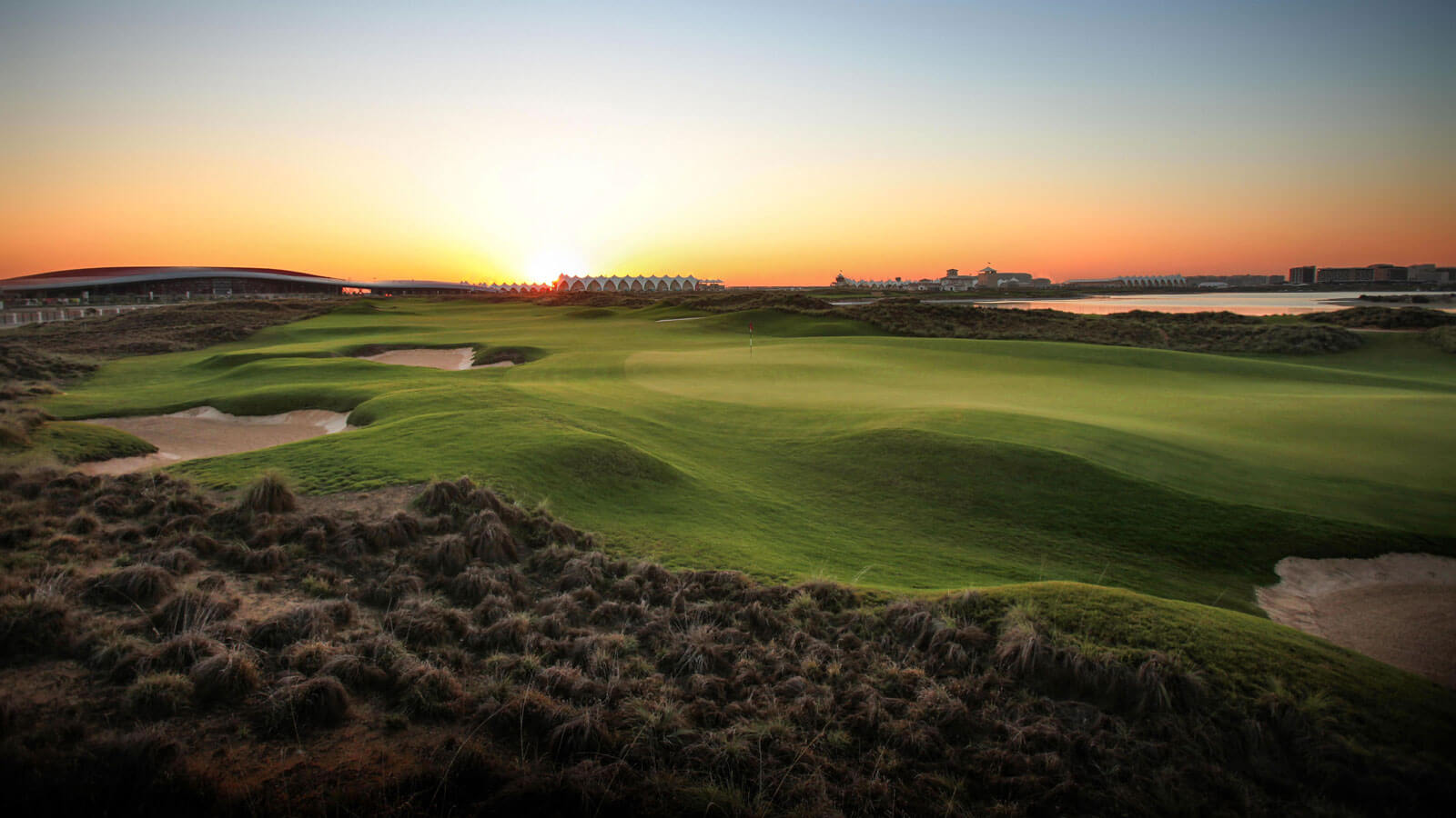 links-course-gallery-1-yas-links.jpg