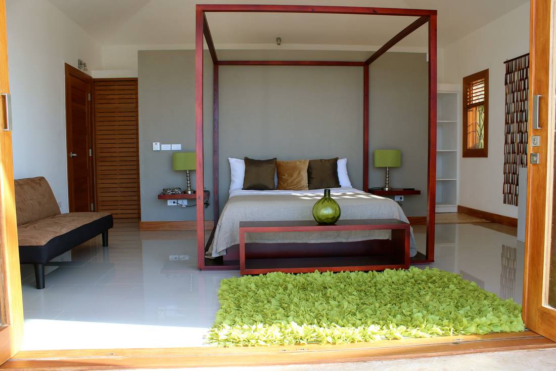 Lovely Villa that Sits on Top of a Small Hill. Incredible and Stunning Views2.jpg