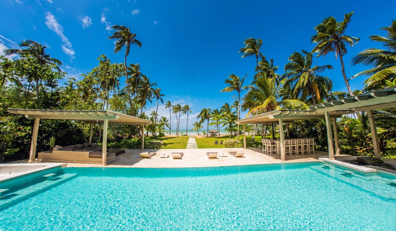 Las Terrenas Villa Ocean Lodge pool front of the sea.jpg