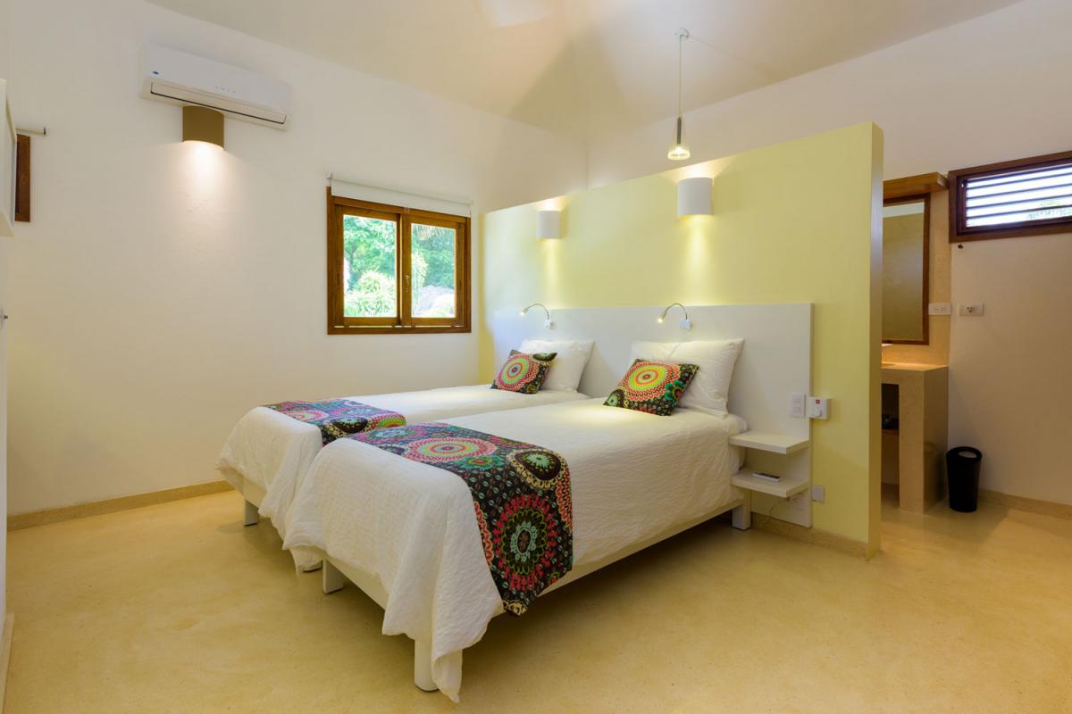villa for sale mareva-chambres-3.jpg