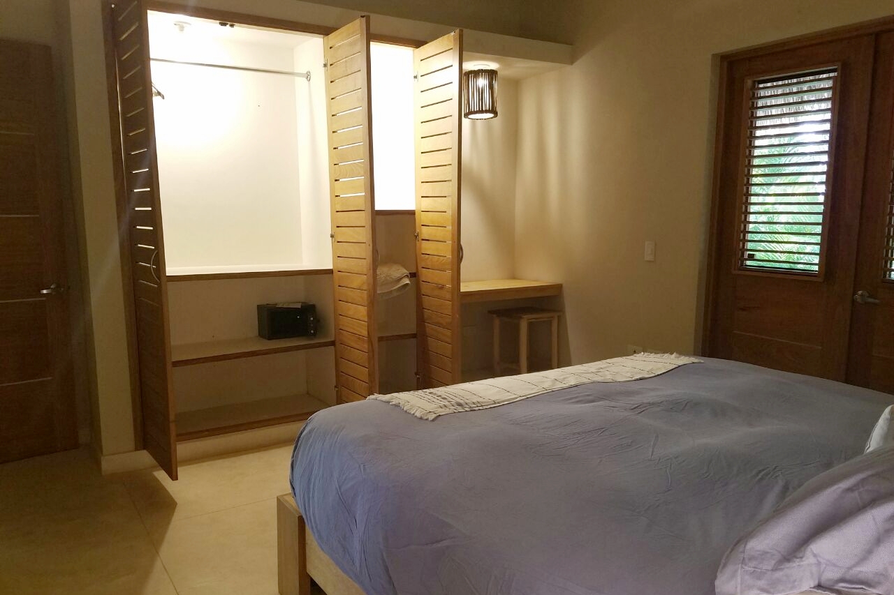 Villa bedroom 4b.jpeg