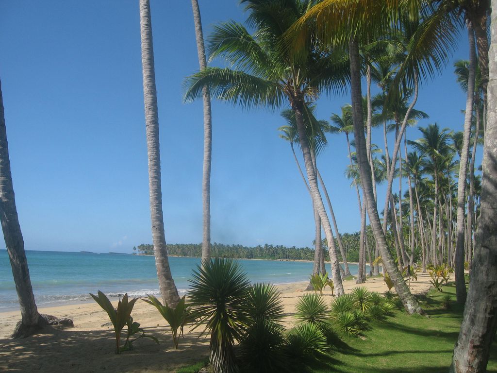 Los Nomadas beach.jpg
