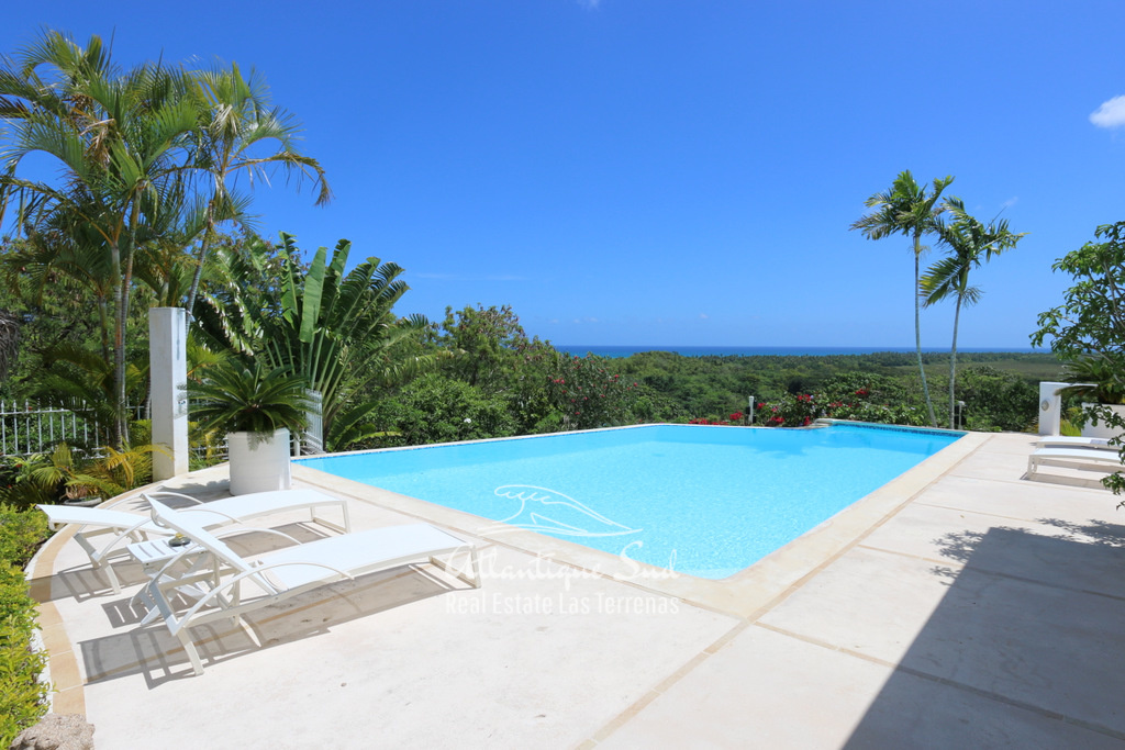 Gorgeous villa in a quiet residence.jpg