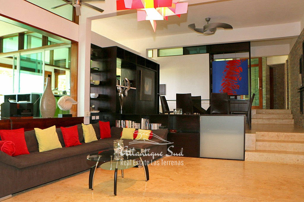 Beautiful villa tucked away on a hill to enjoy peace and quiet 4.jpg