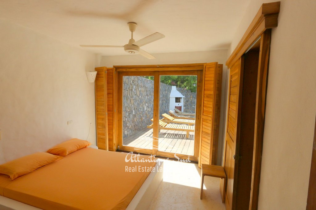 Villa Taniera with ocean view 13.jpg