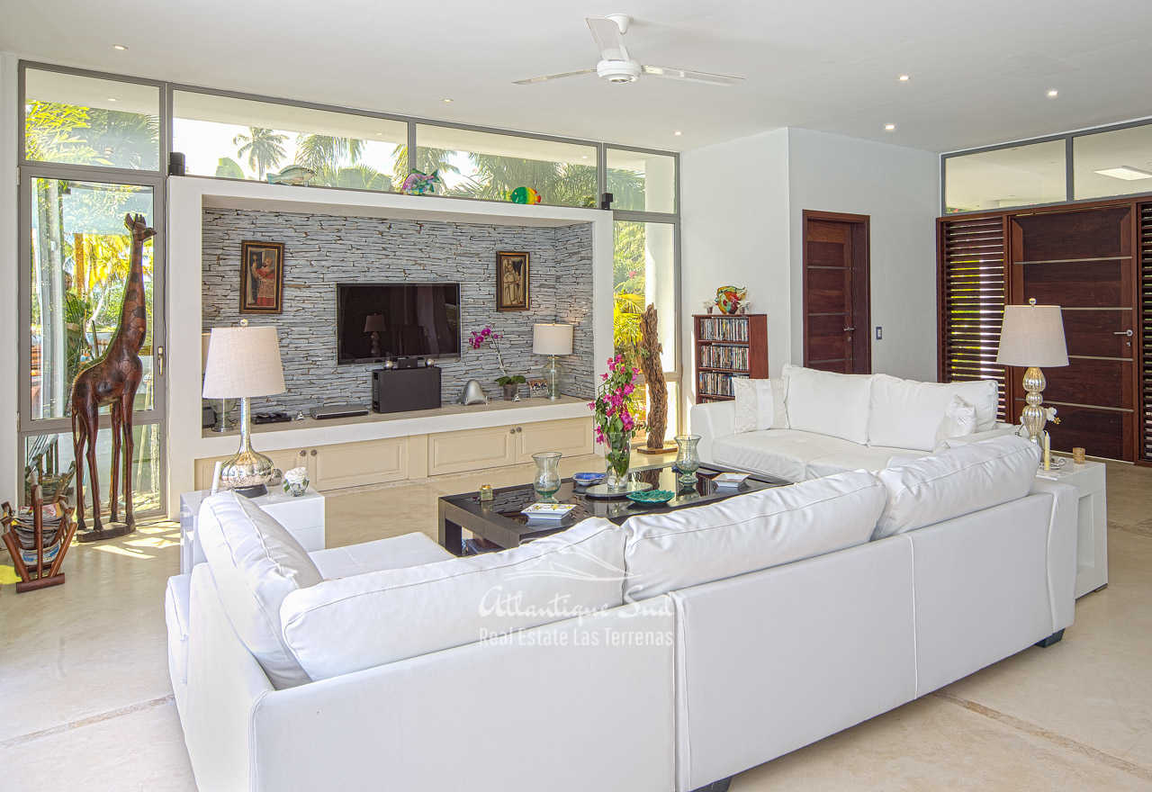 Beachfront villa in Esperanza for sale Las Terrenas DR 19.jpg
