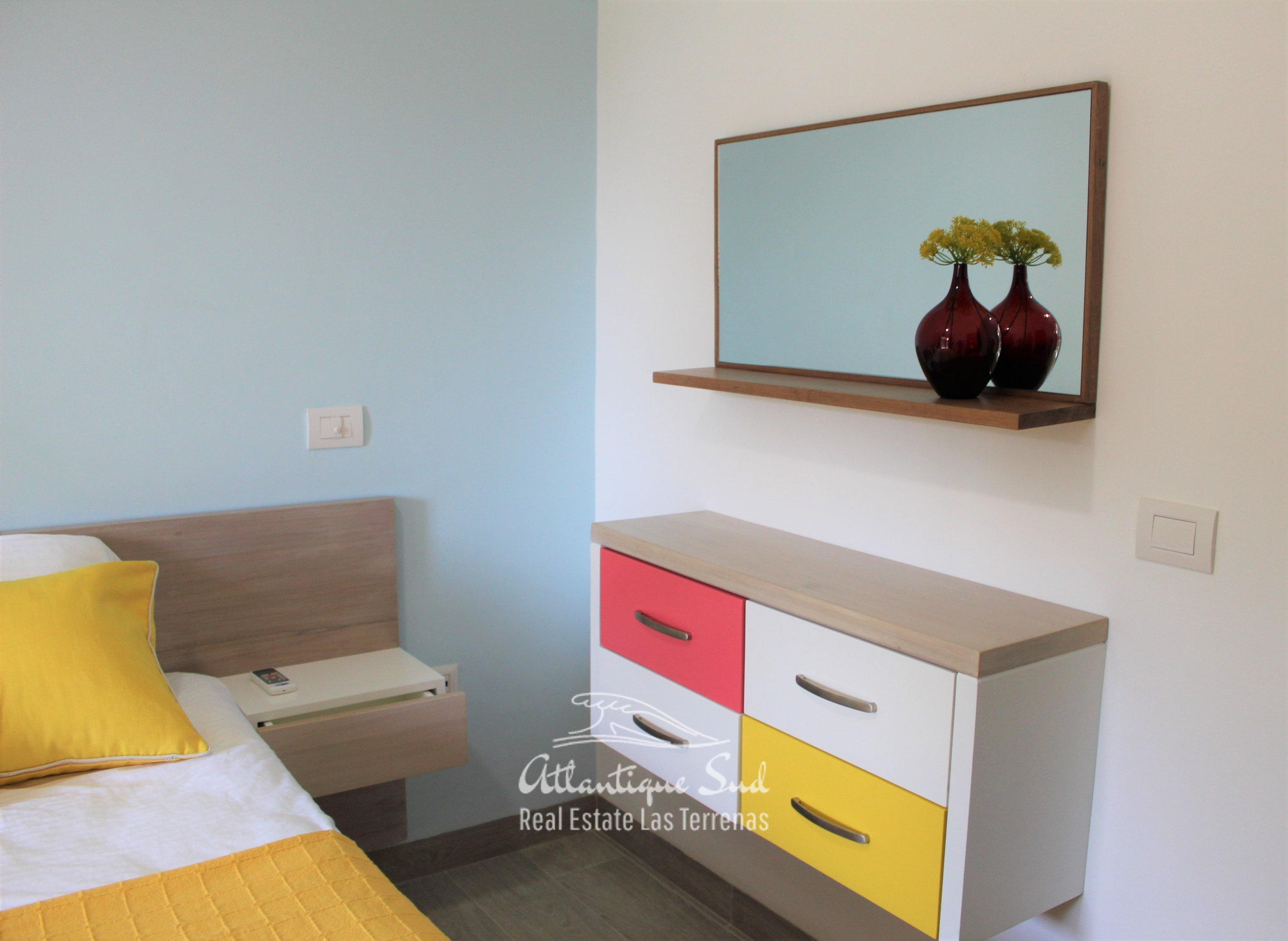 Cozy-1-bedroom-apartment-in-gated-community-close-to-the-center-of-lasterrenas4.jpg