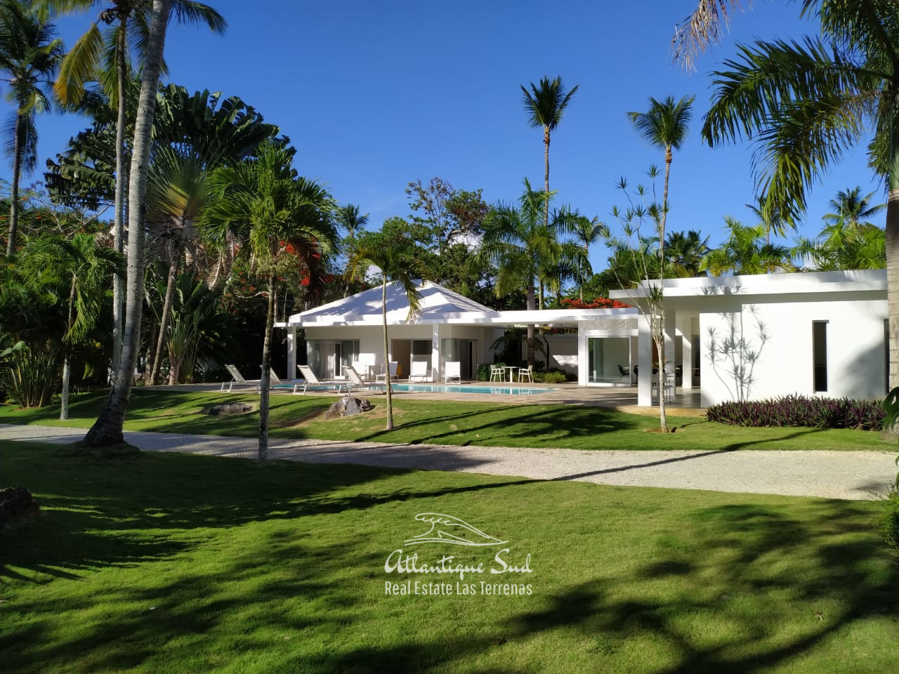 Outside view villa for sale las terrenas.jpeg