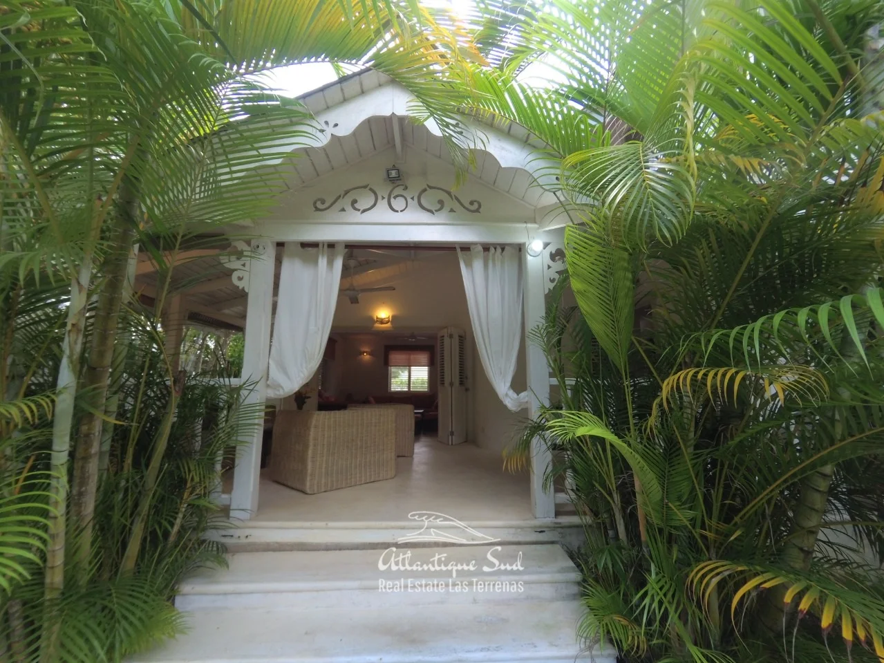 Villa+for+sale+steps+from+the+beach+in+las+terrenas+10.jpg