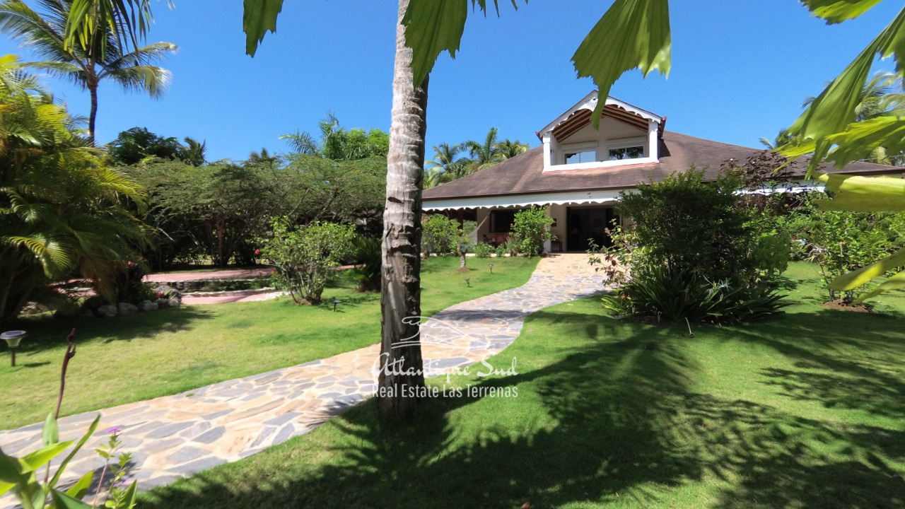 4BR villa for sale in exclusive beachfront community5.jpeg