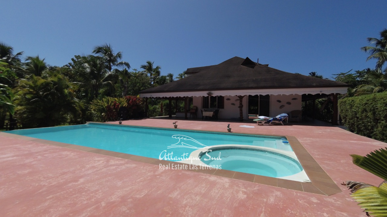 4BR villa for sale in exclusive beachfront community24.jpeg