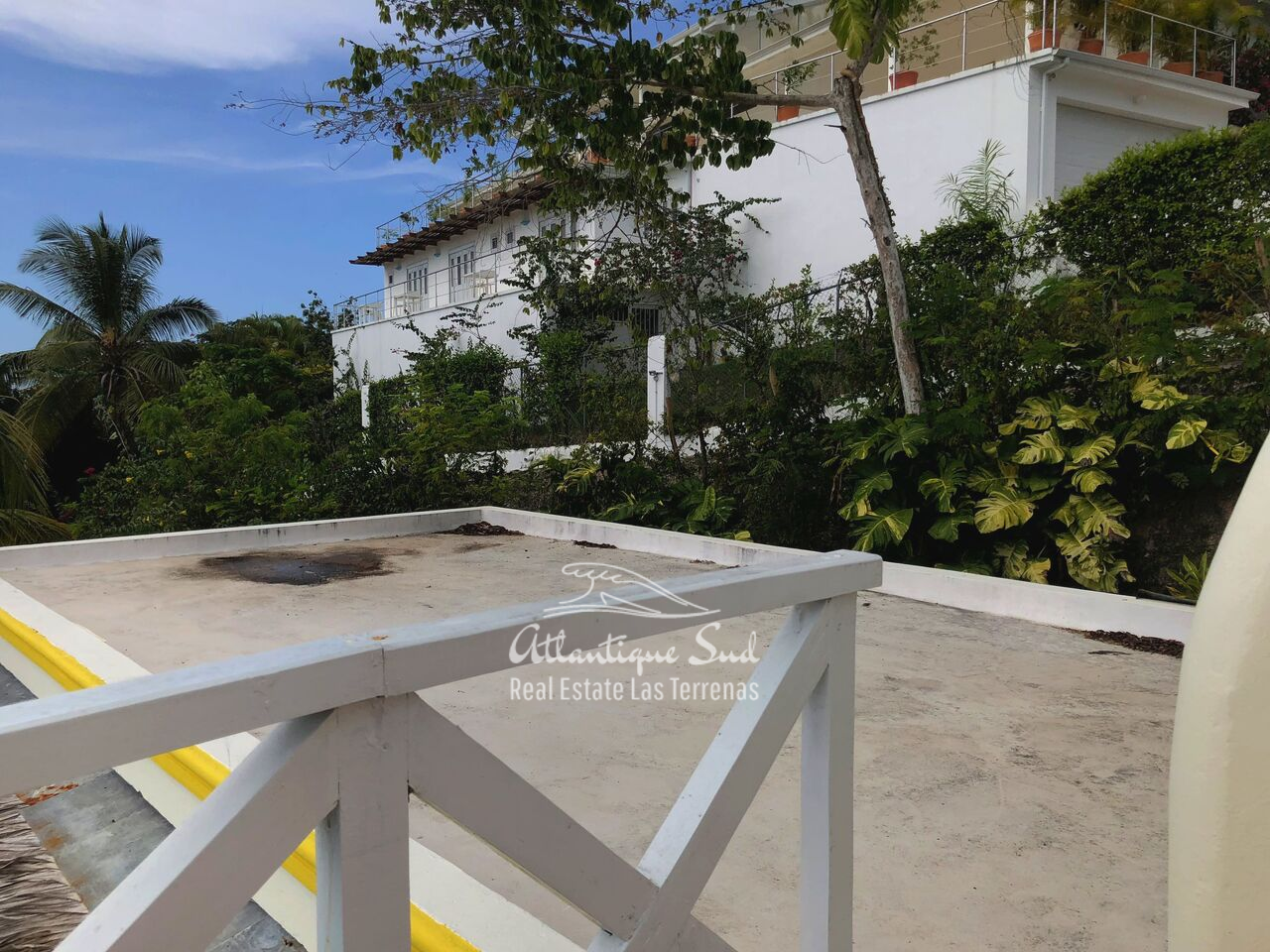 caribbean-style-villa-on-hill-for-sale17.png