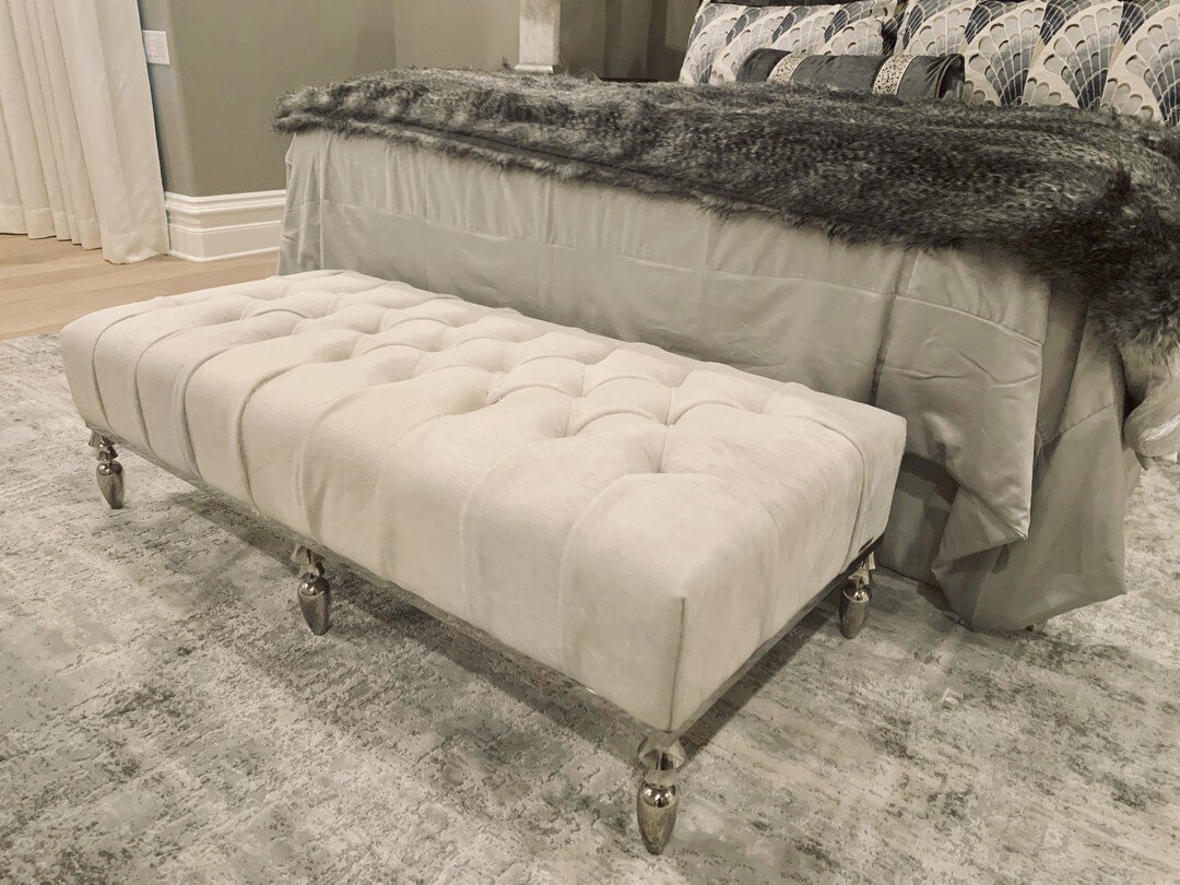 We recently installed this custom Nella Vetrina fur tufted bench in a primary bedroom. The polished nickel plated turned feet make this piece extra special.

#austininteriordesign #austininteriordesigner #austindesign #atxhome #austinhome #austindesi