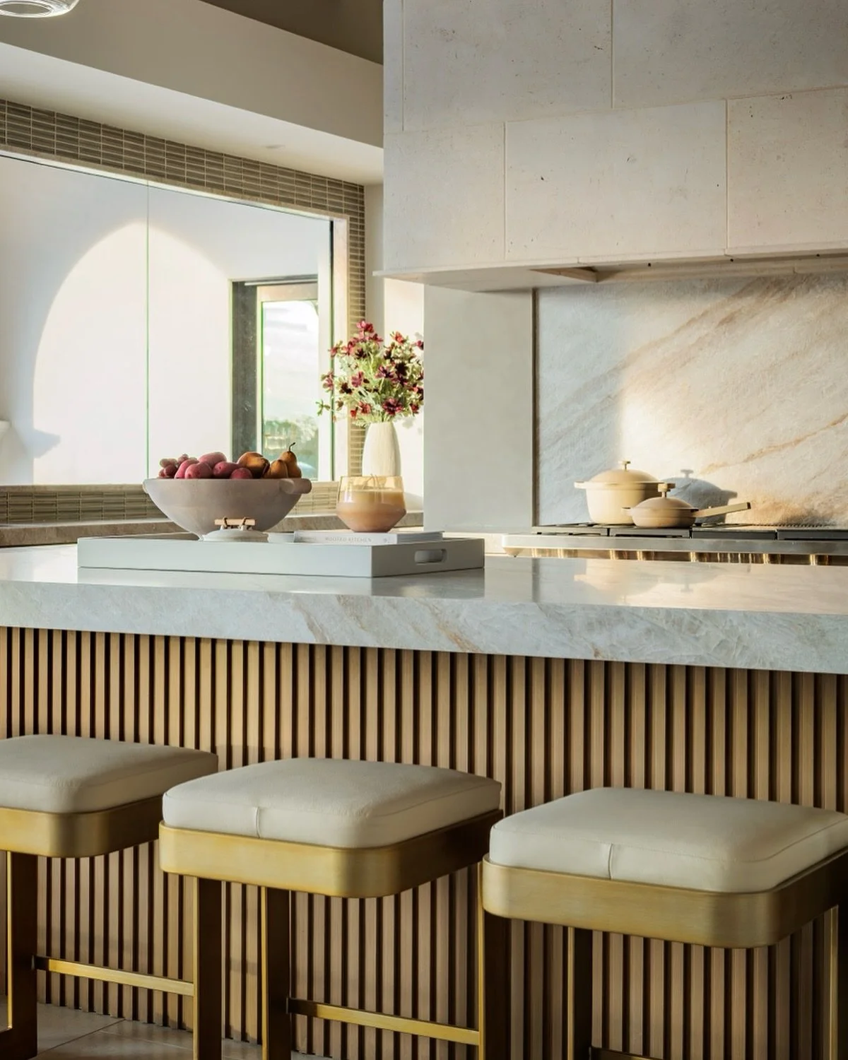 From the fluted wood detailing to the honed stone and warm metal finishes, this kitchen bar in our Westlake project was designed to feel elevated, inviting, and timeless.
Designer: @marioninteriordesign
Photo: Piston Design
#AustinInteriorDesigner
#A