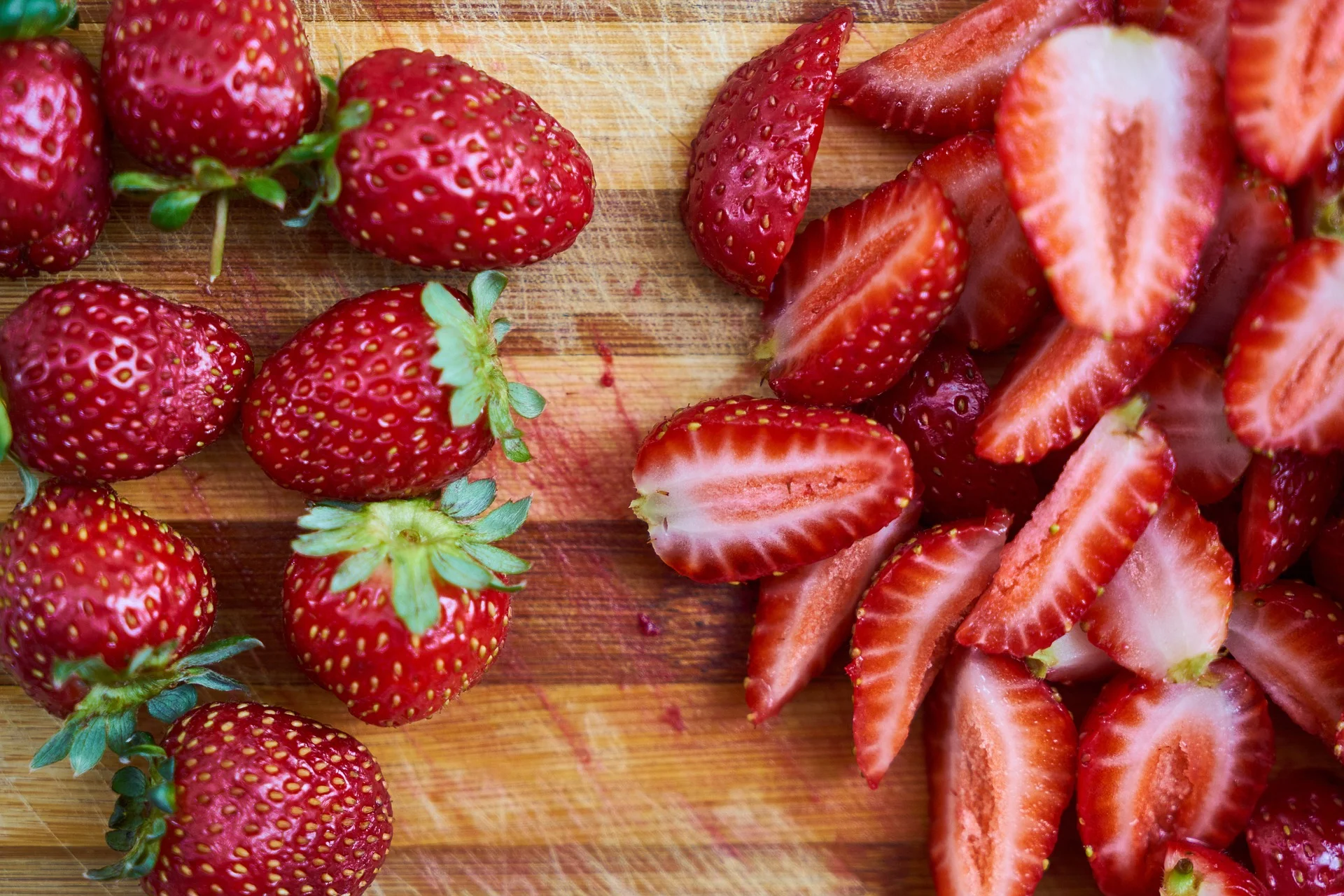 strawberry-2956769_1920.jpg