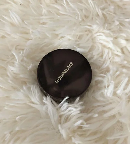 Hourglass-Veil-Setting-Powder.jpg