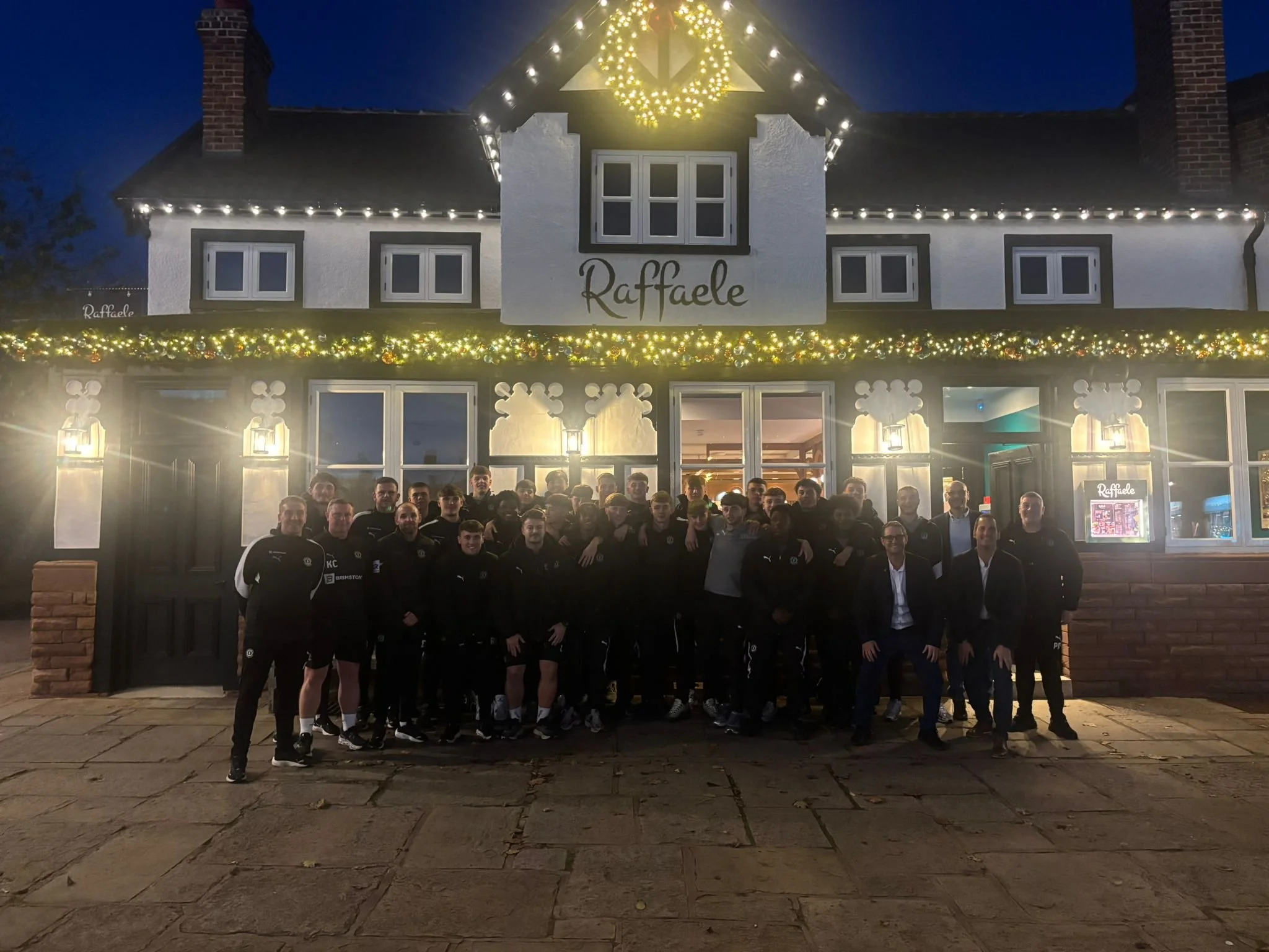 Absolute pleasure hosting for the Crewe Alexandra u18s a few weeks ago!

All great lads and it was great to support a local team, look forward to seeing you all again soon ⚽

#sandbach #crewealexandra #raffaele