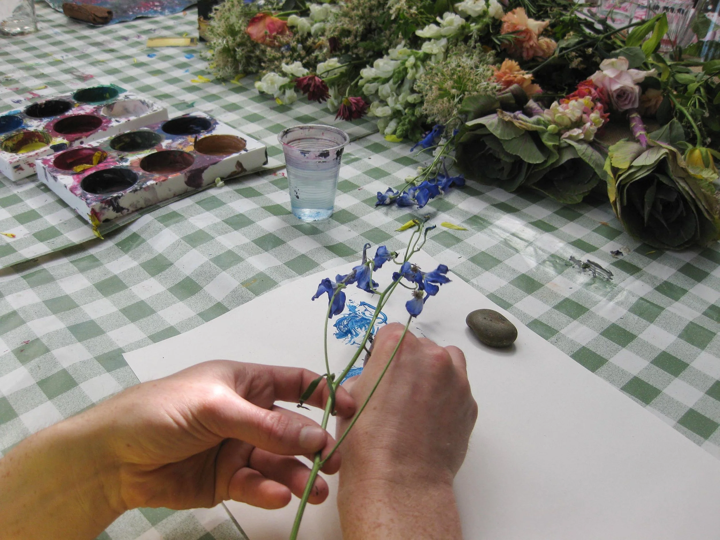 Painting flowers with flowers
