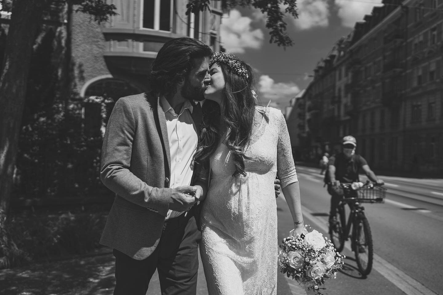 ❤️.
_________________________________________

#florianzenkphotography #florianzenk #florianzenkwedding 

#inlovewithswitzerland #visitzurich 
#bohostyle  #weddingphotographer #hochzeitsfotograffrankfurt  #lookslikefilmweddings #huffpostweddings#inlo