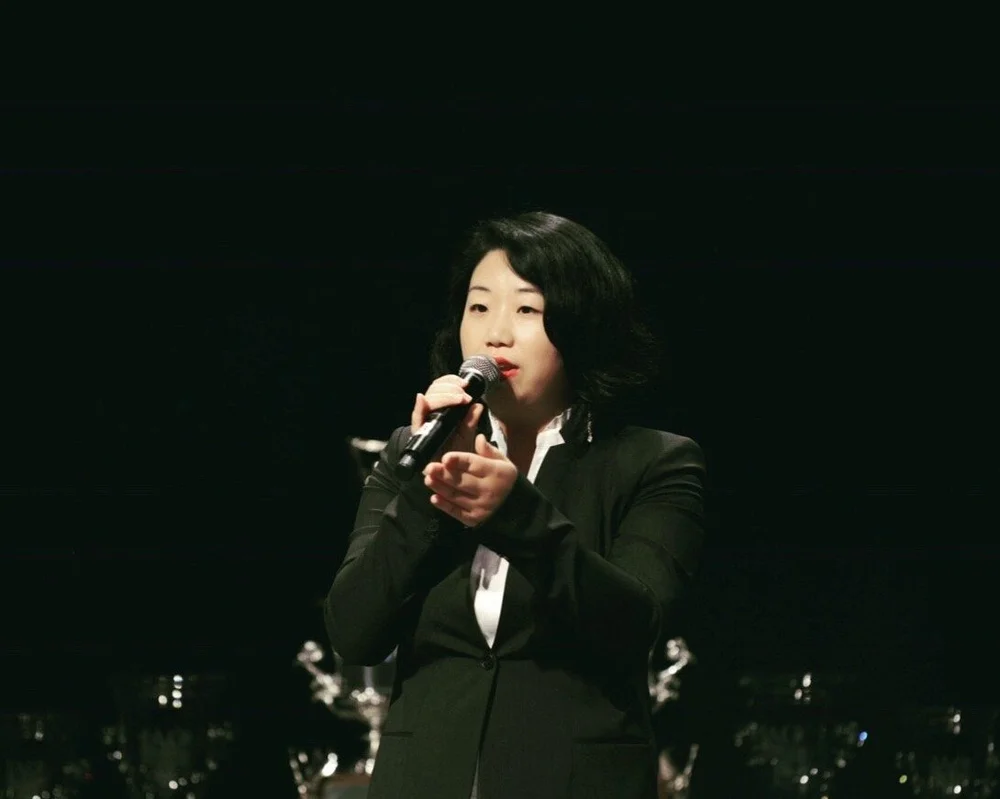 人物专访】来自中国的女拍卖师Meggie Mei——成为“异端”打开文化交流窗口— Texas Capital News